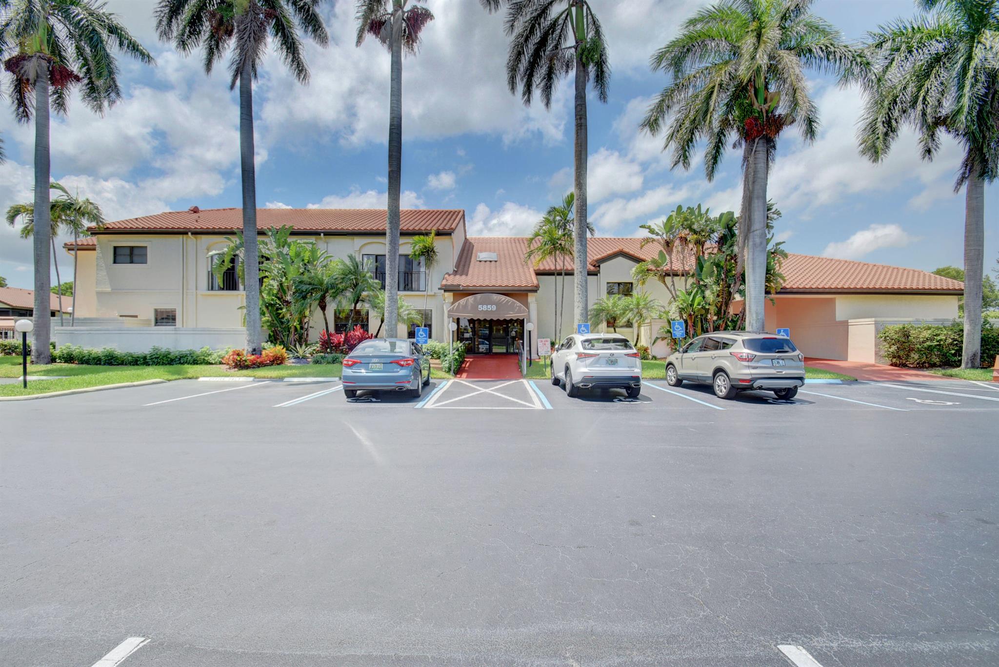 5895 Autumn Lake Lane Unit: A