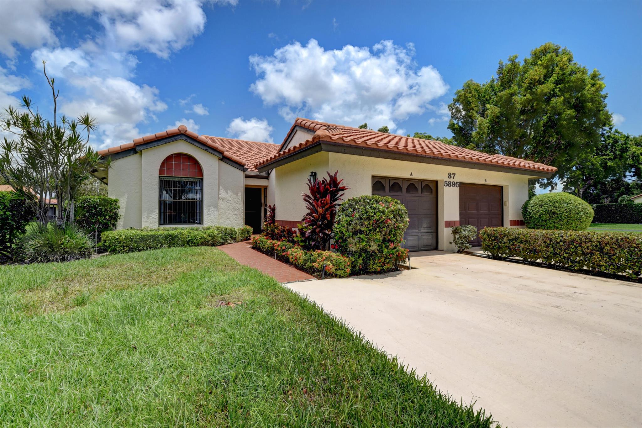 5895 Autumn Lake Lane Unit: A