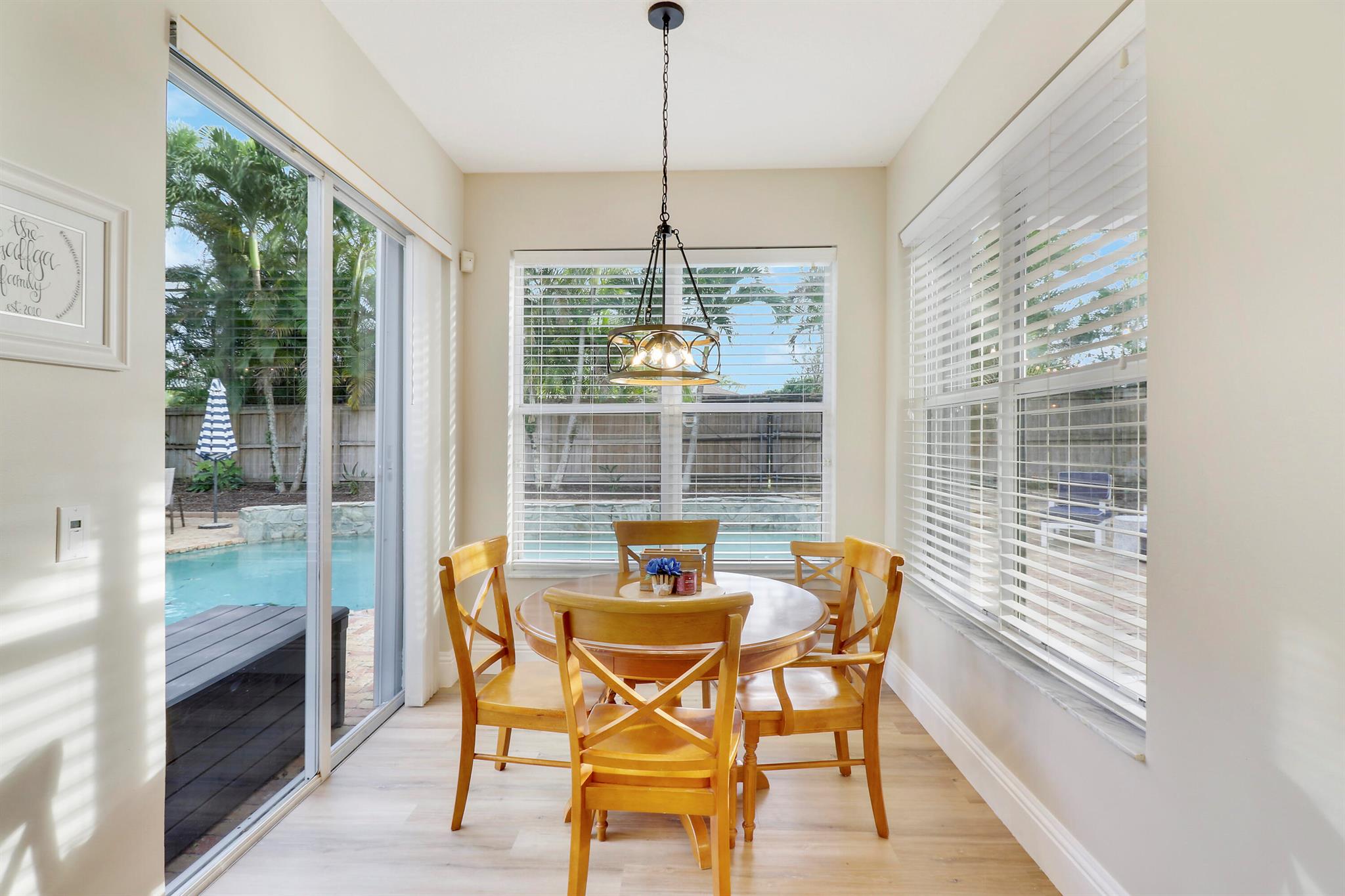 393 Mallard Point