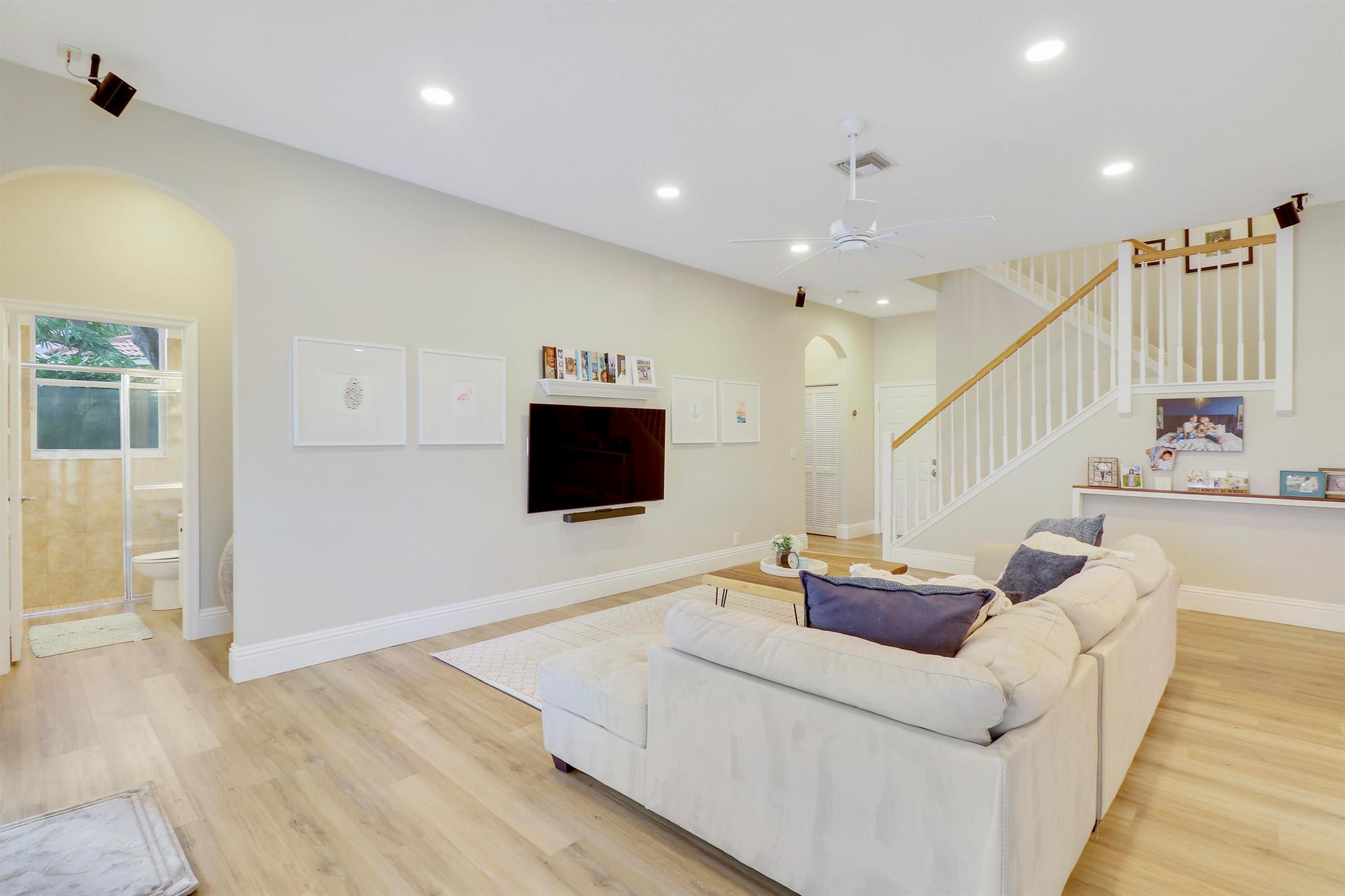 393 Mallard Point