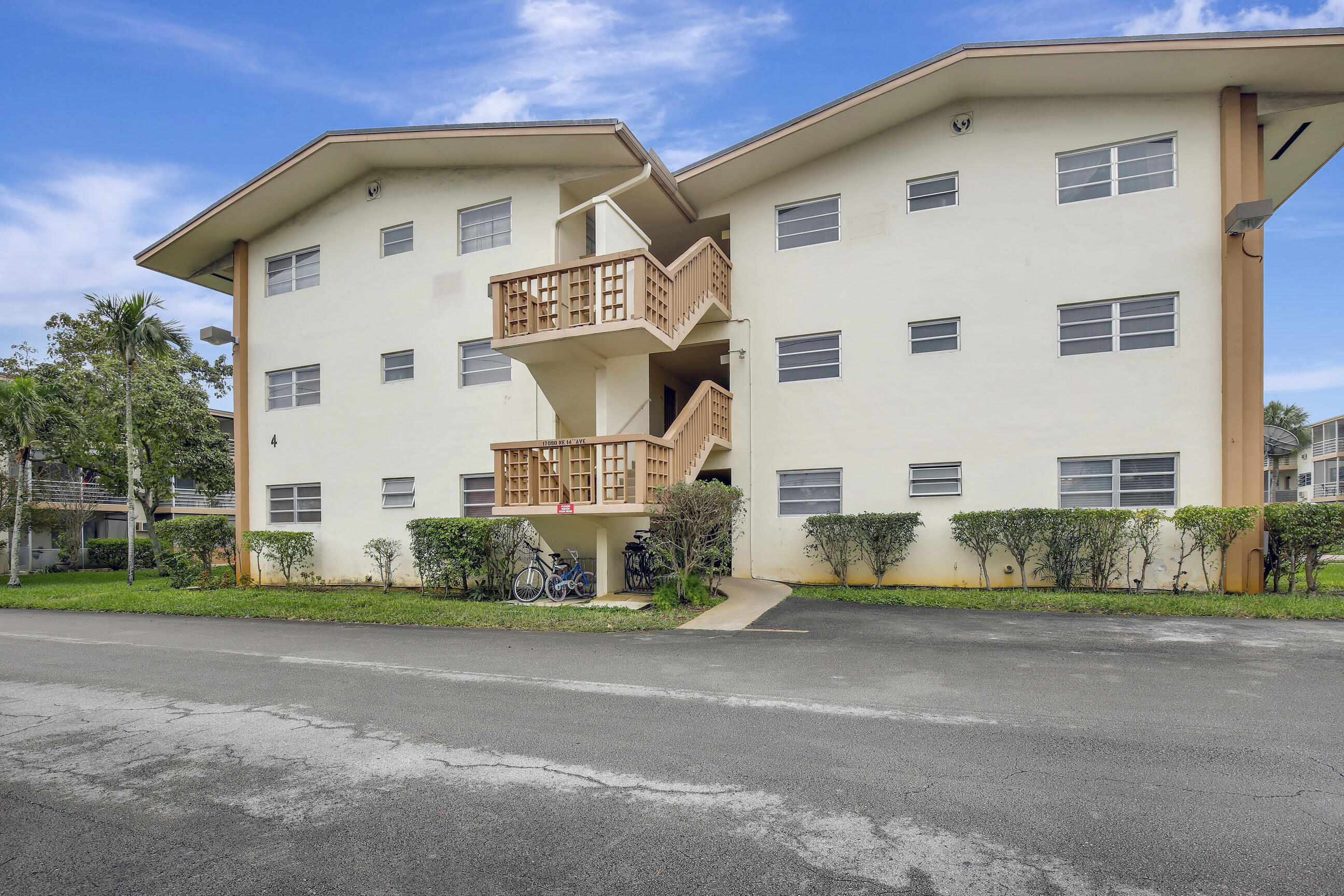 17090 NE 14th Avenue 112, North Miami Beach Unit: 112