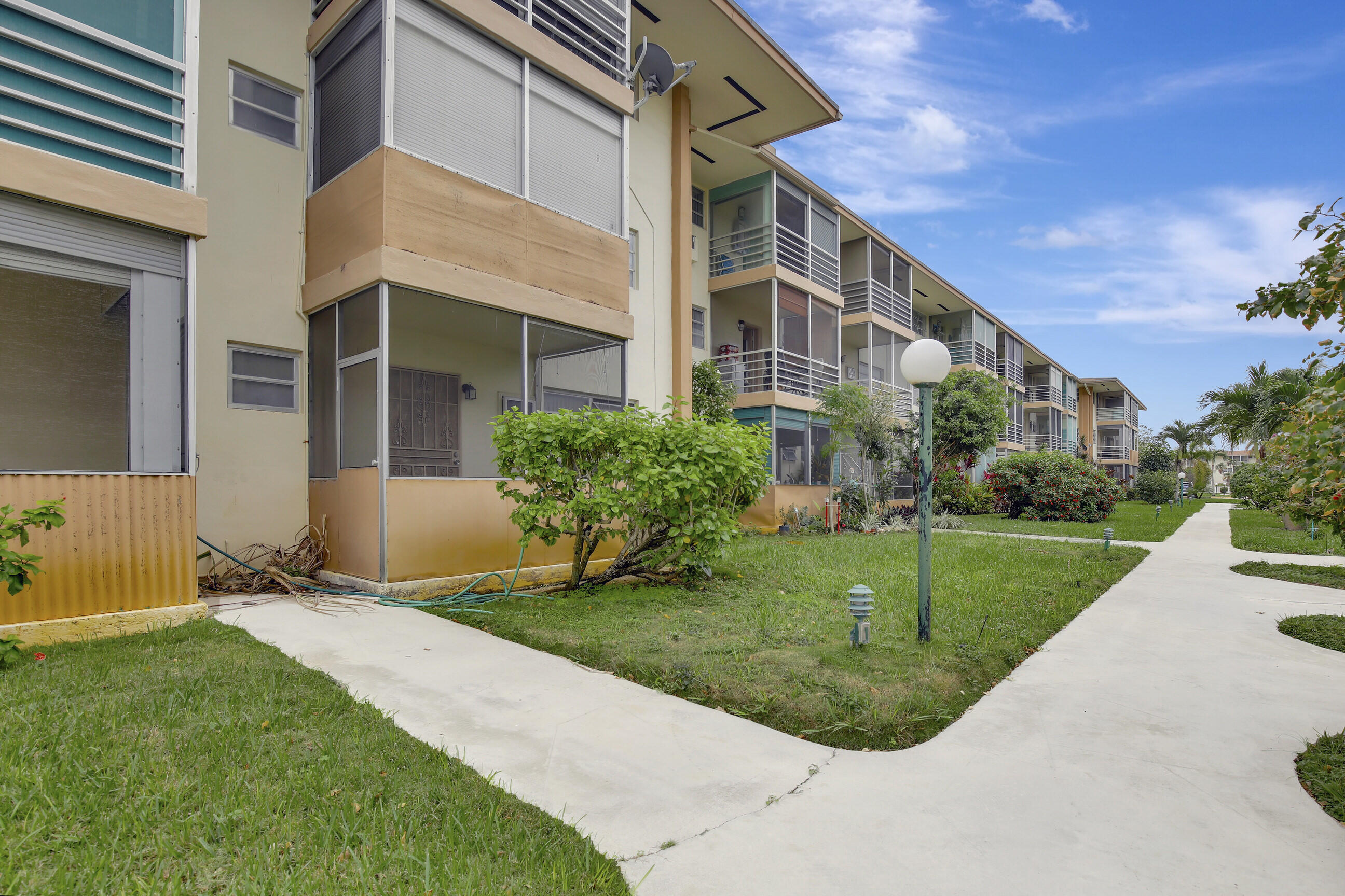 17090 NE 14th Avenue 112, North Miami Beach Unit: 112