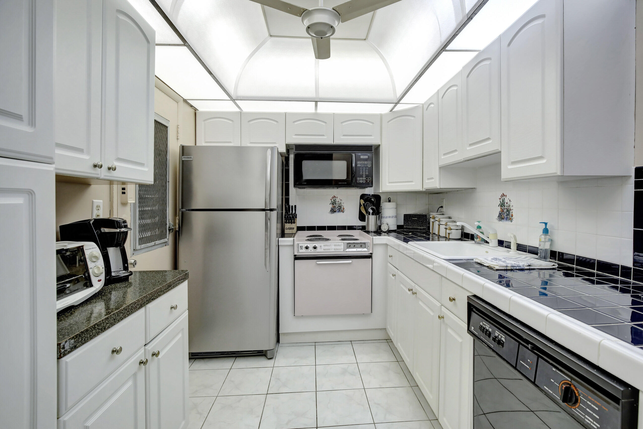 17090 NE 14th Avenue 112, North Miami Beach Unit: 112