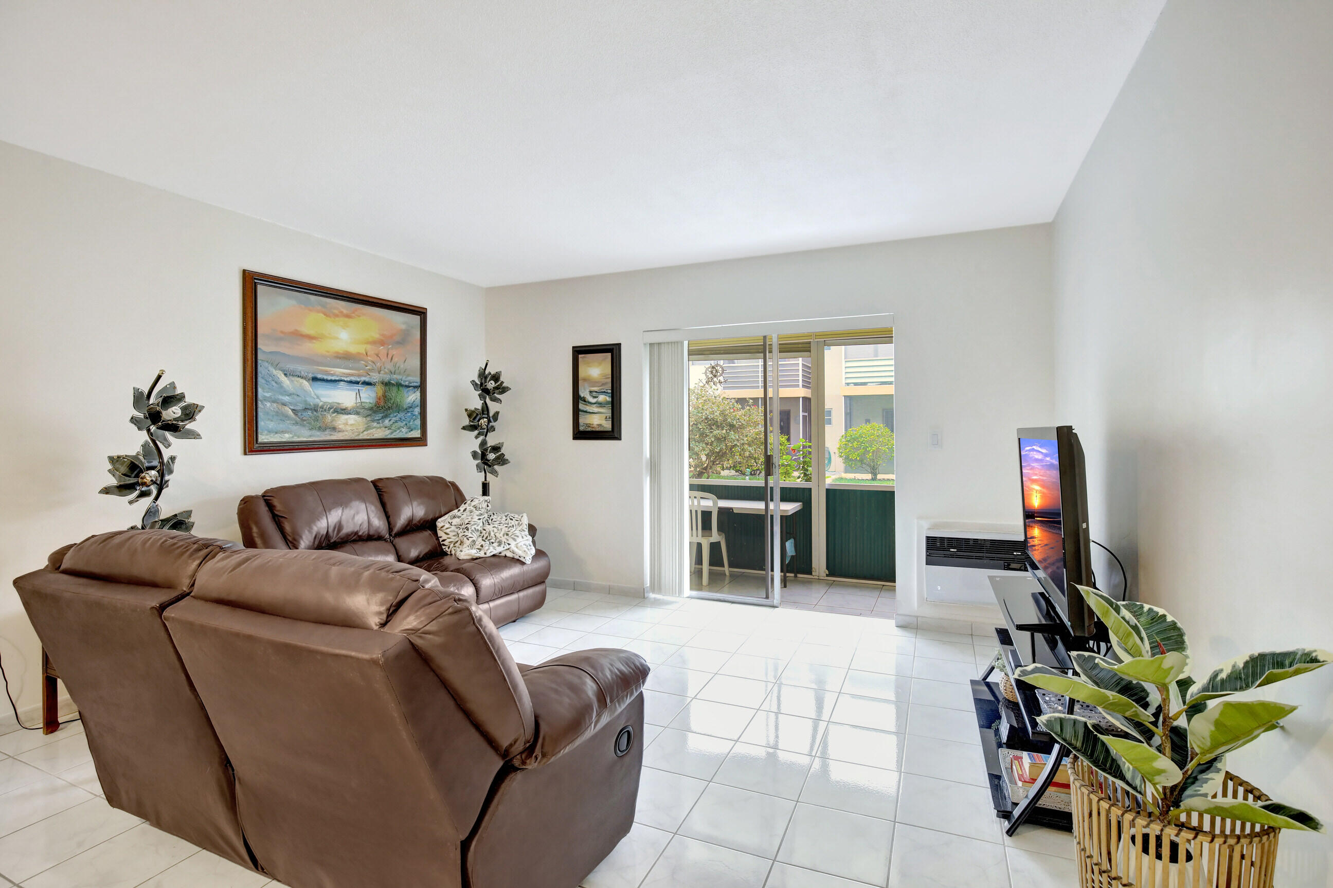 17090 NE 14th Avenue 112, North Miami Beach Unit: 112