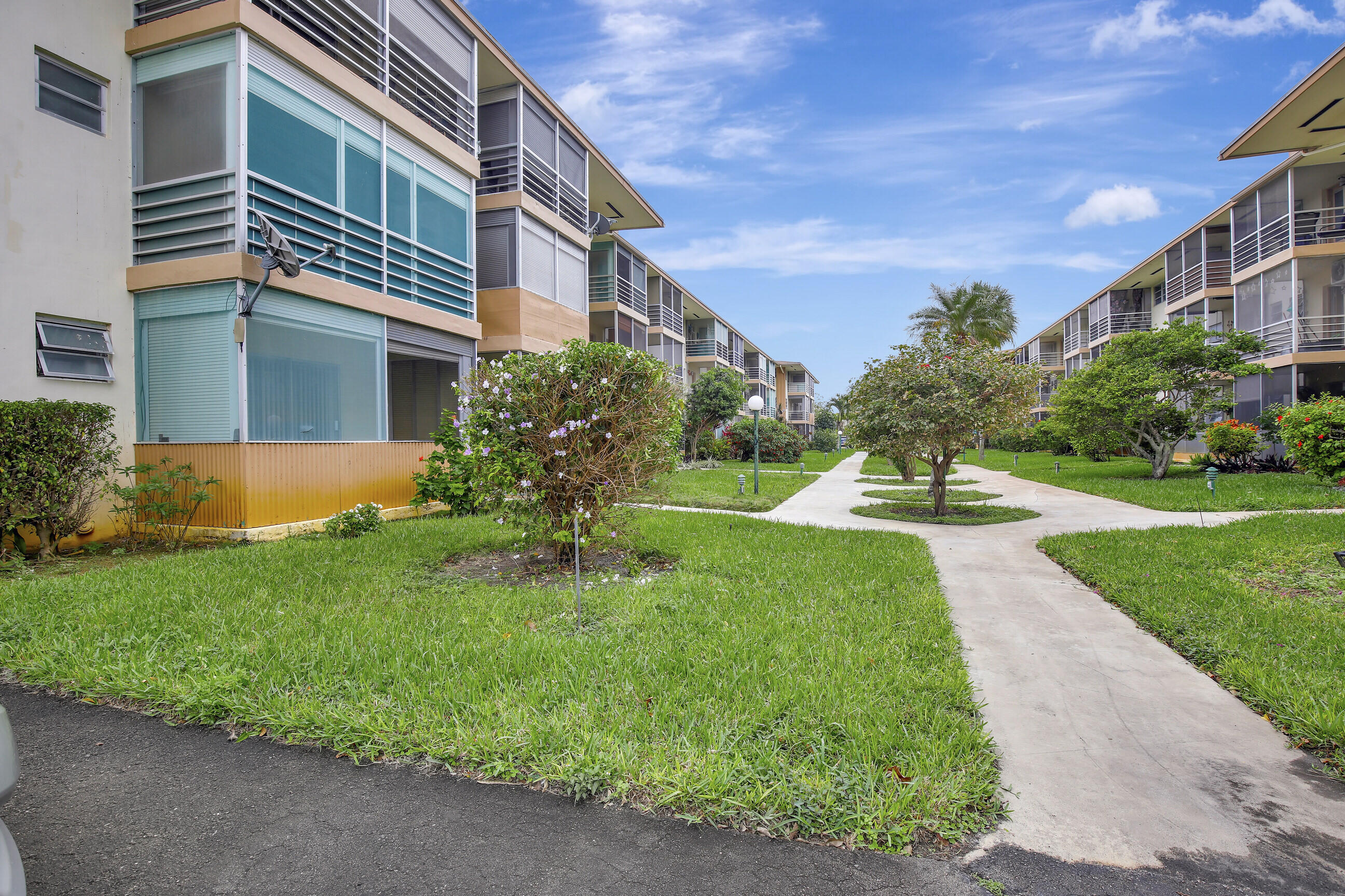 17090 NE 14th Avenue 112, North Miami Beach Unit: 112