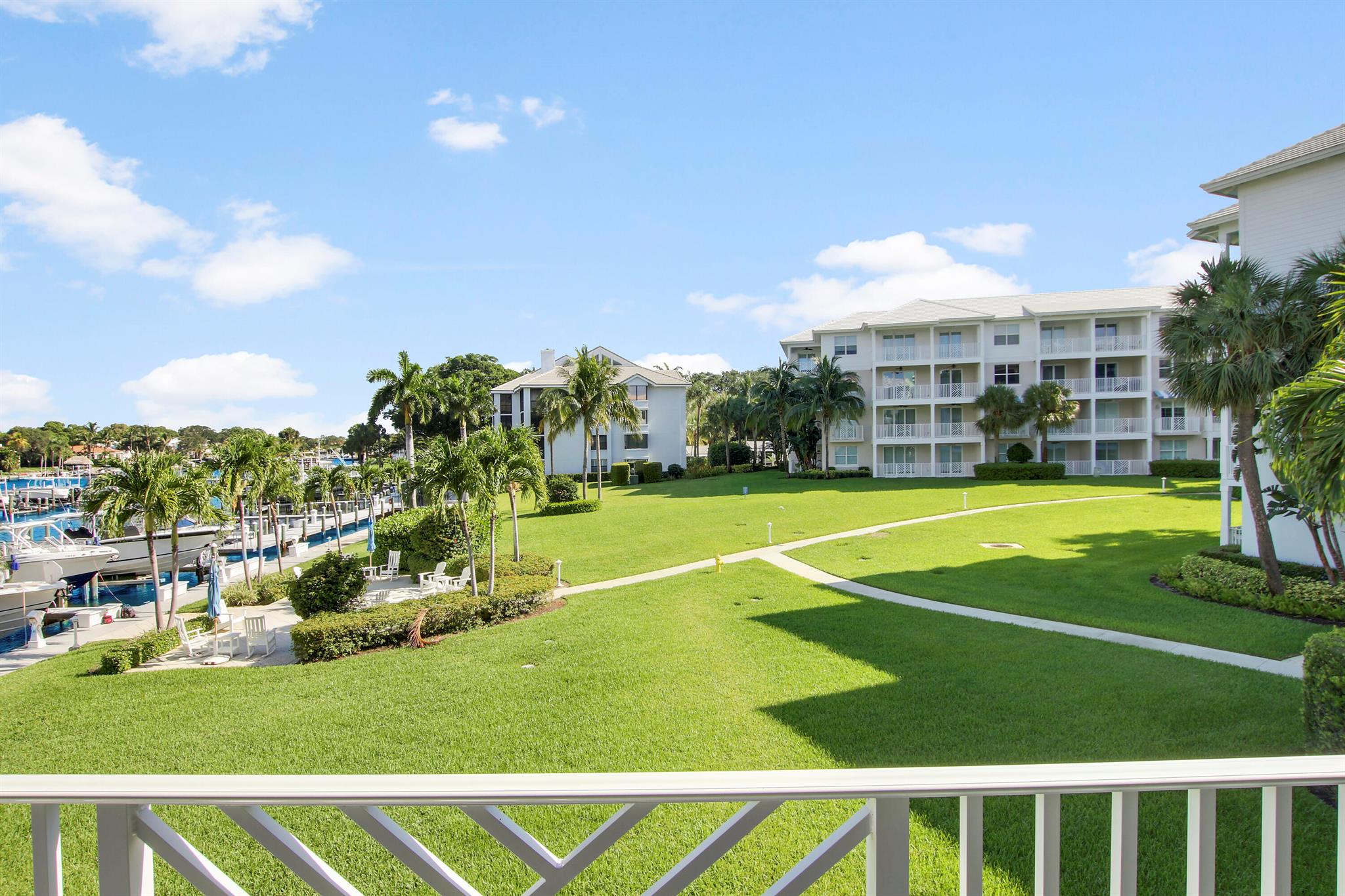 624 Bay Colony Drive S Unit: 624