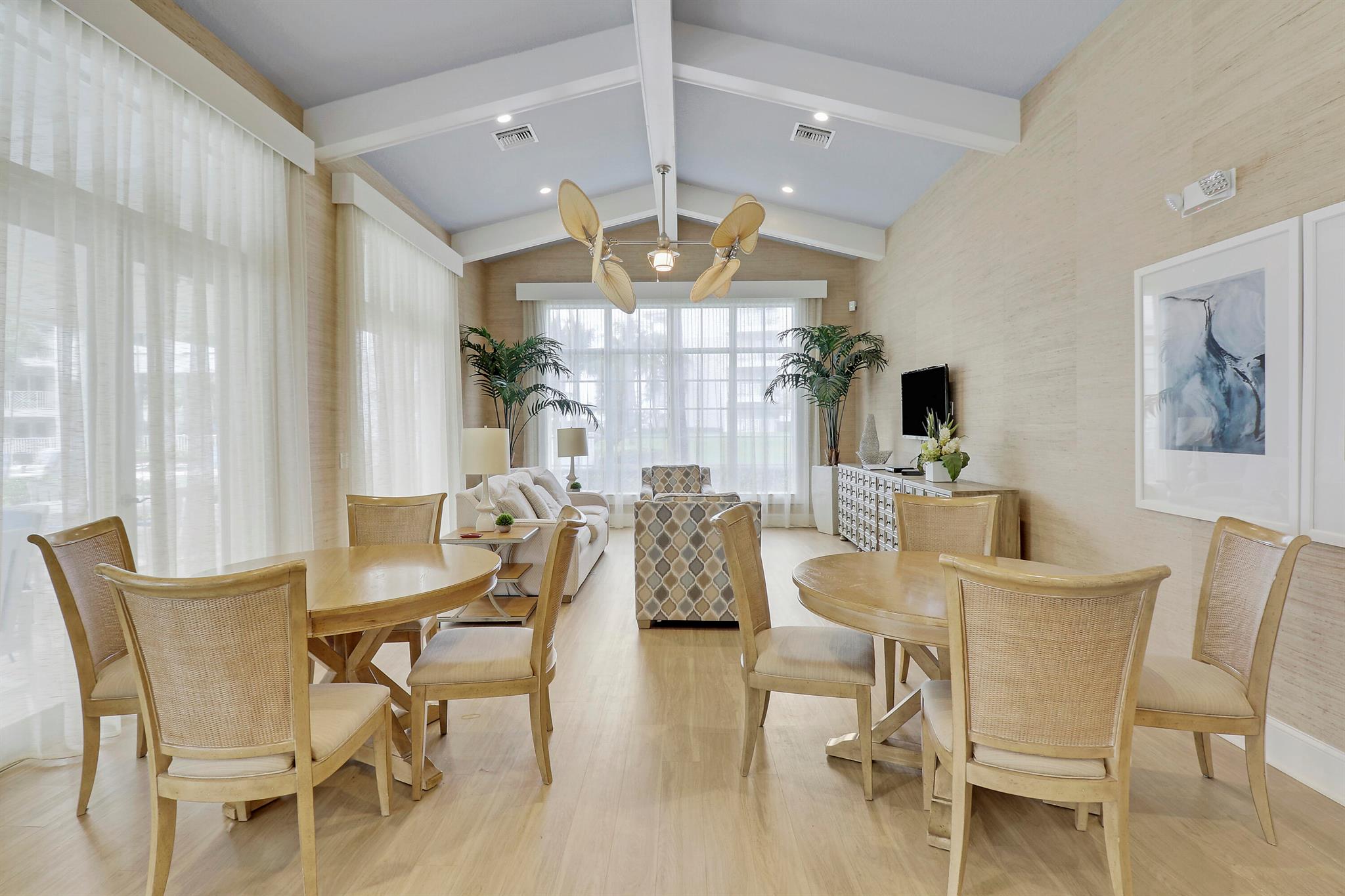 624 Bay Colony Drive S Unit: 624