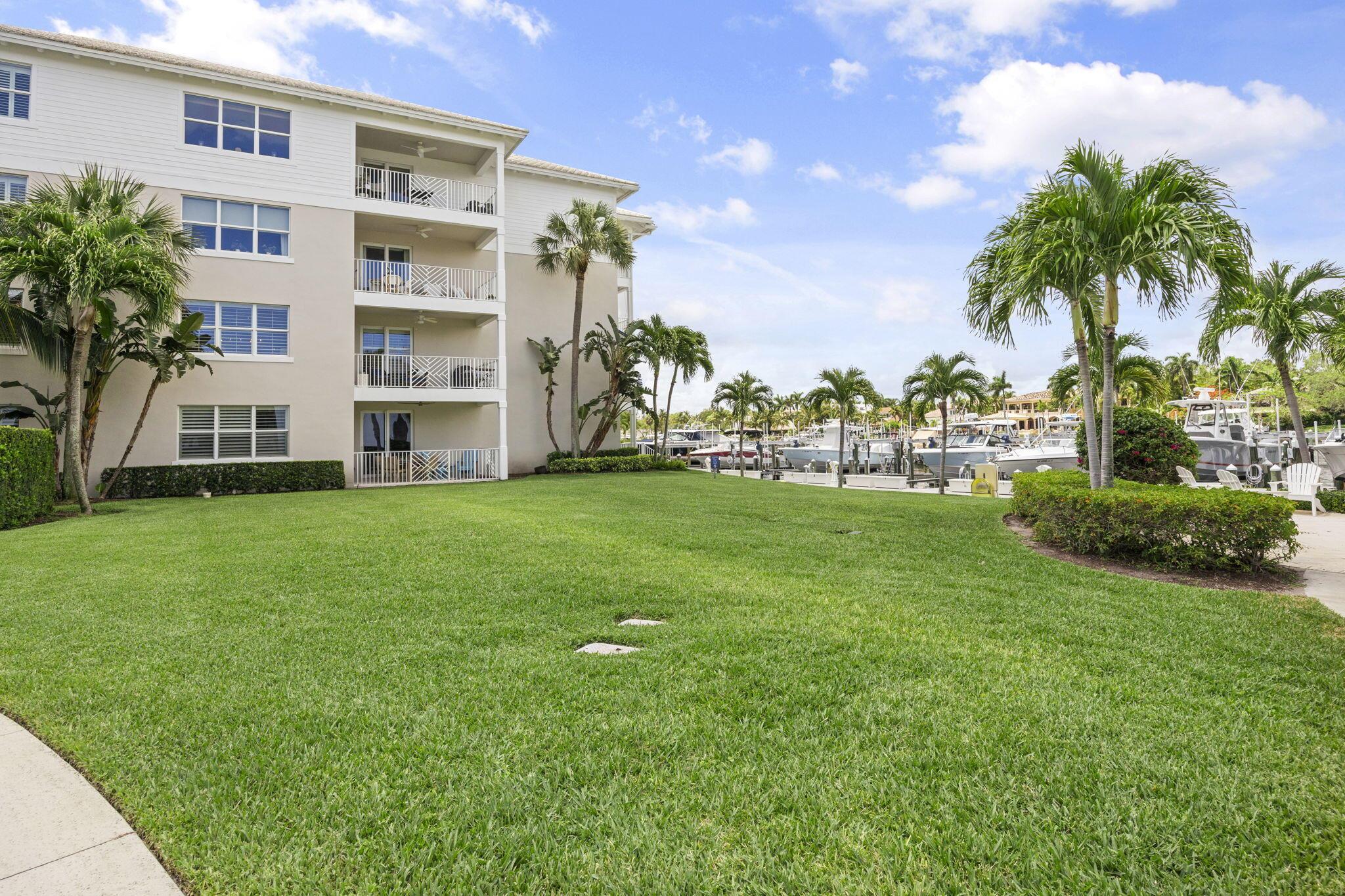 624 Bay Colony Drive S Unit: 624