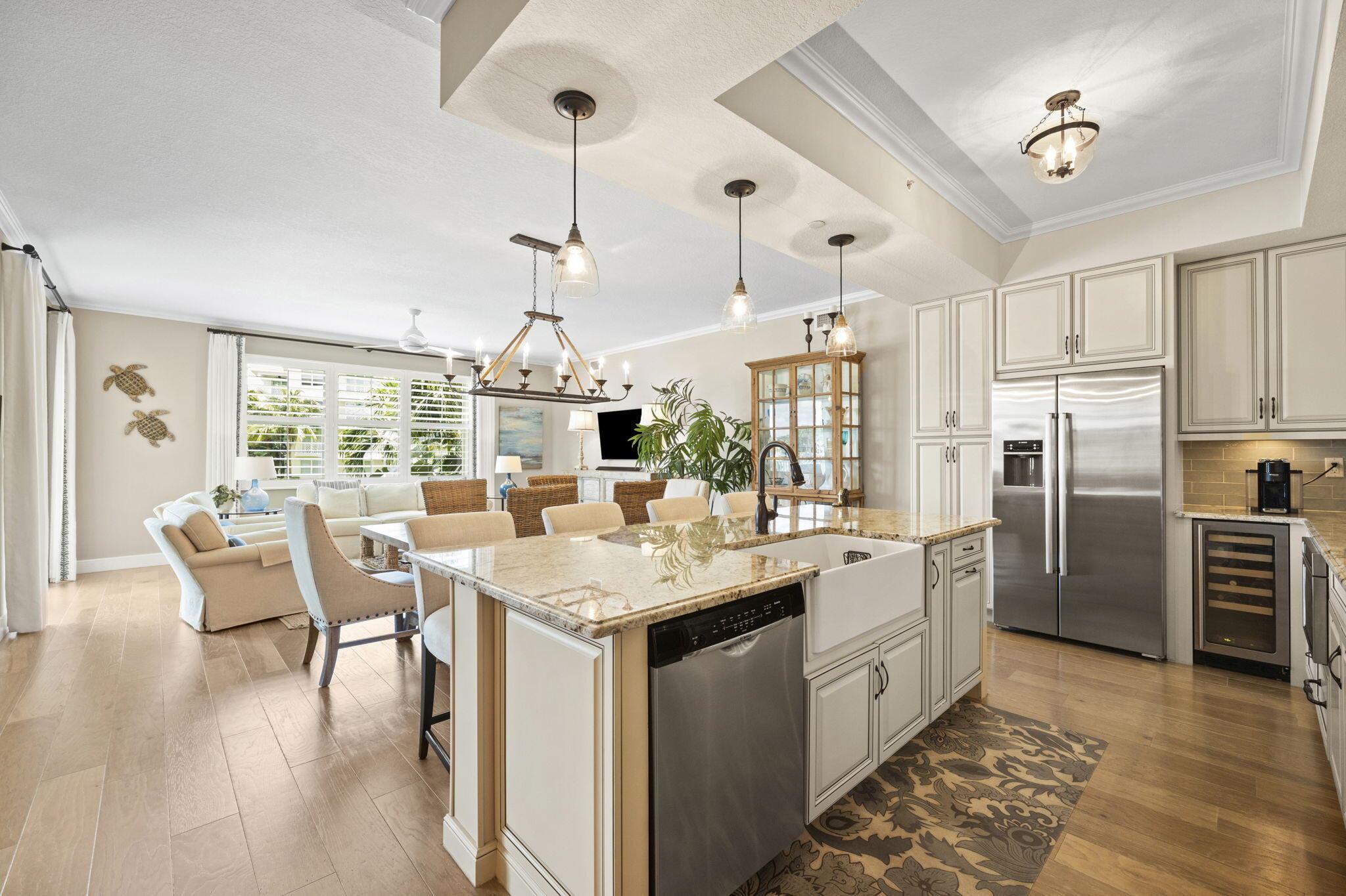 624 Bay Colony Drive S Unit: 624