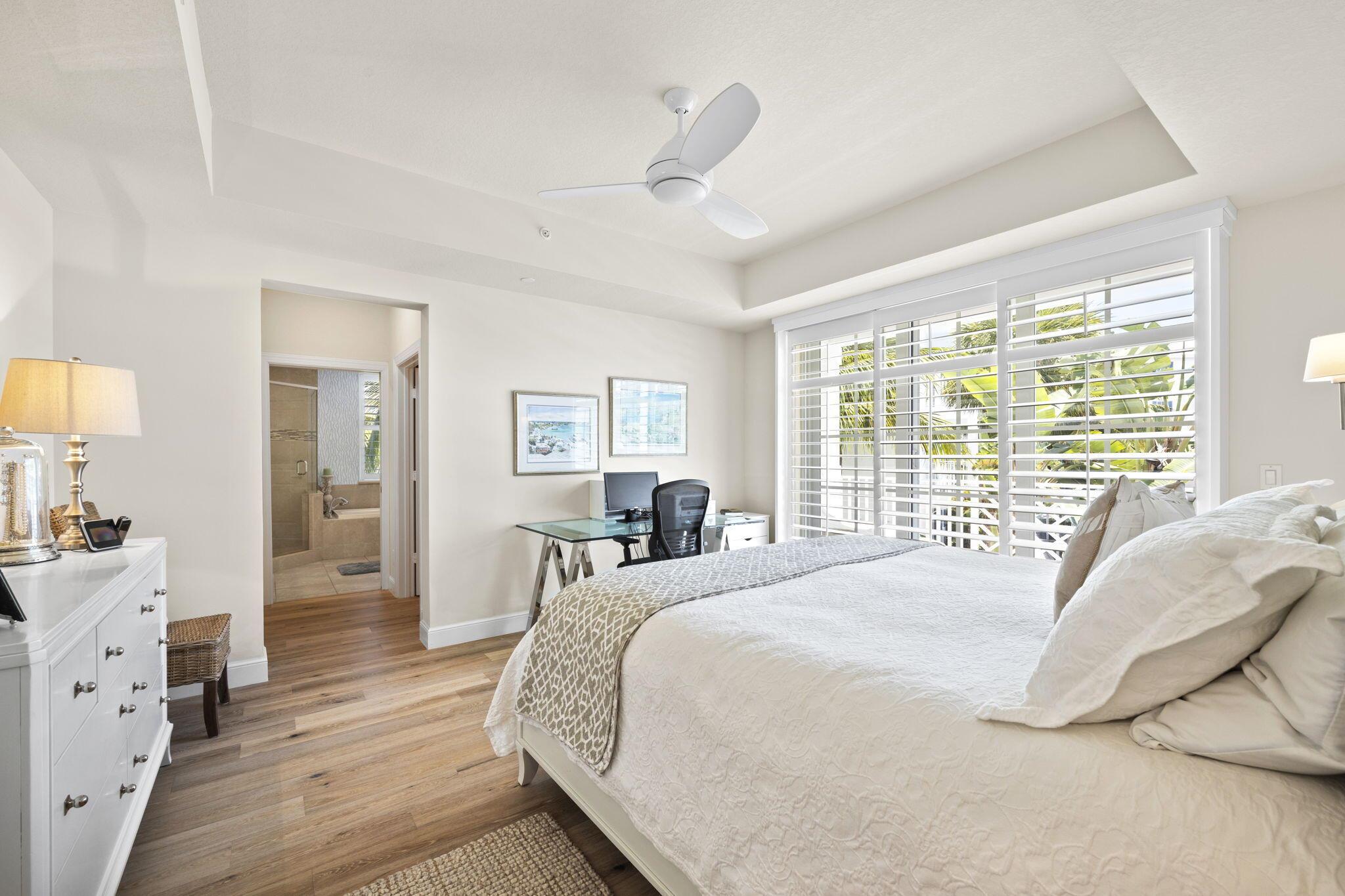 624 Bay Colony Drive S Unit: 624