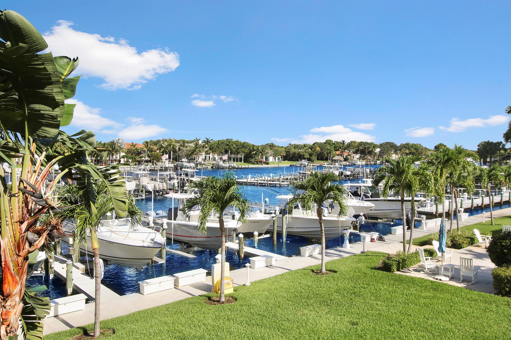 624 Bay Colony Drive S Unit: 624