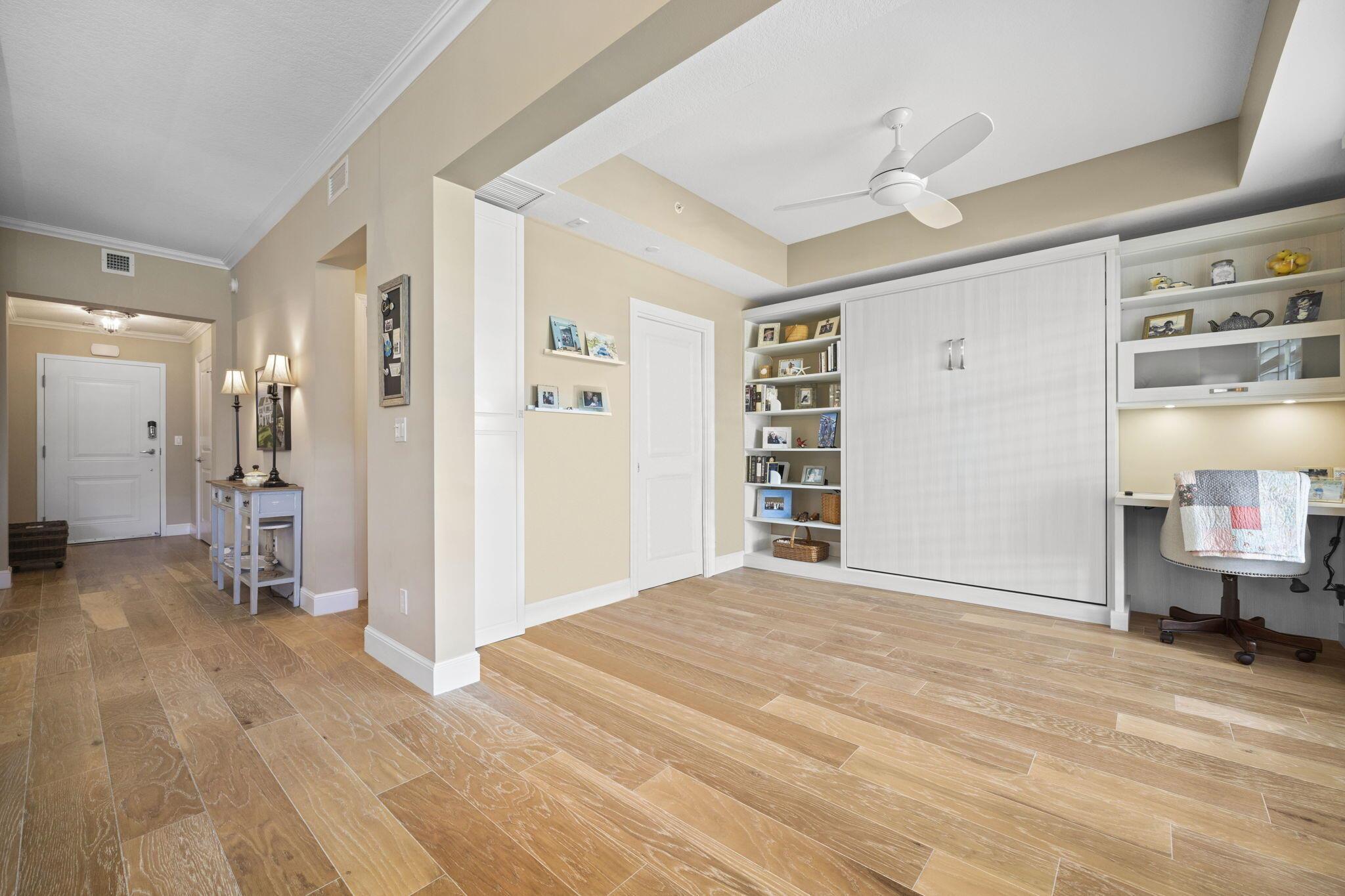 624 Bay Colony Drive S Unit: 624