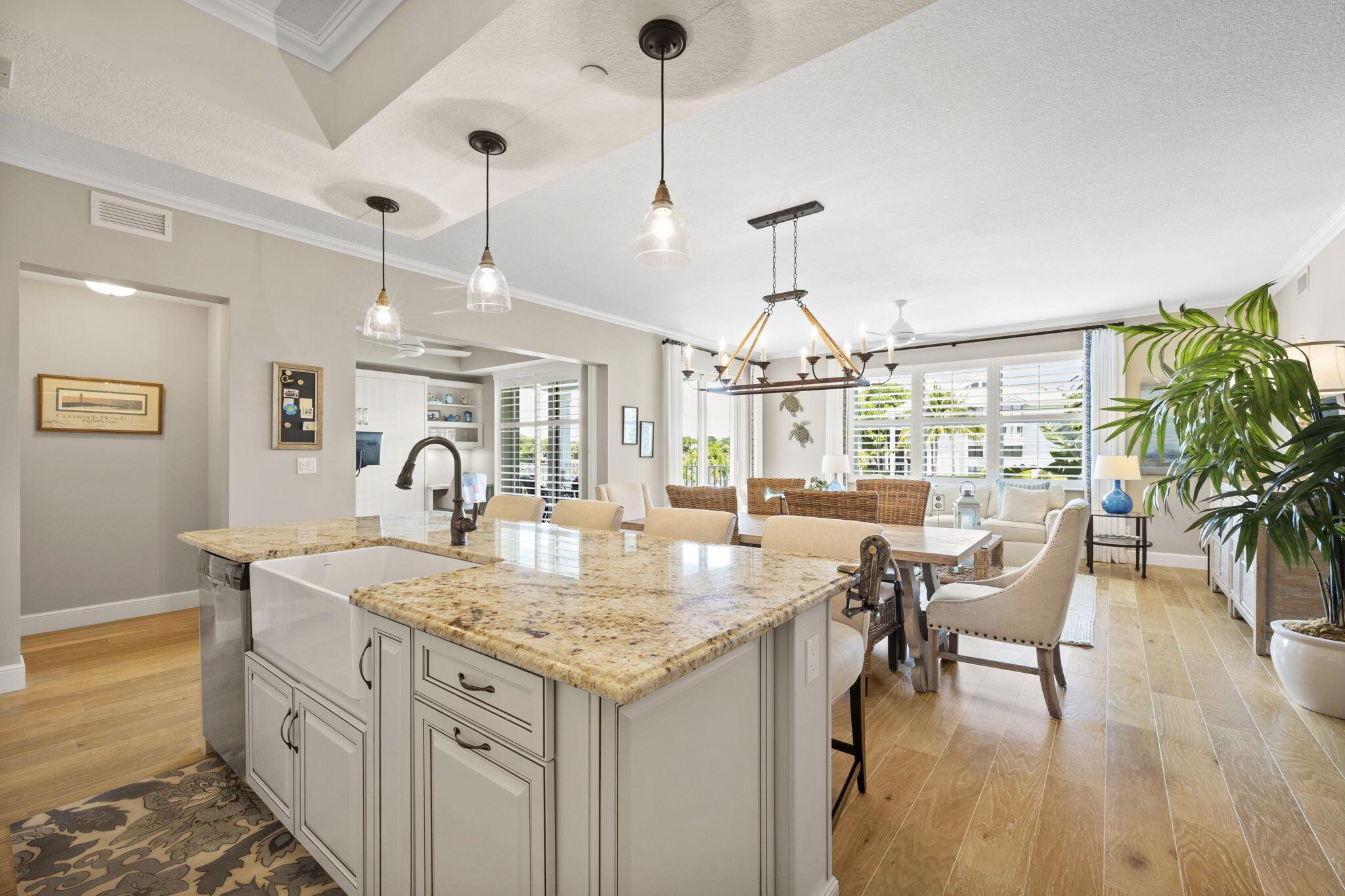 624 Bay Colony Drive S Unit: 624