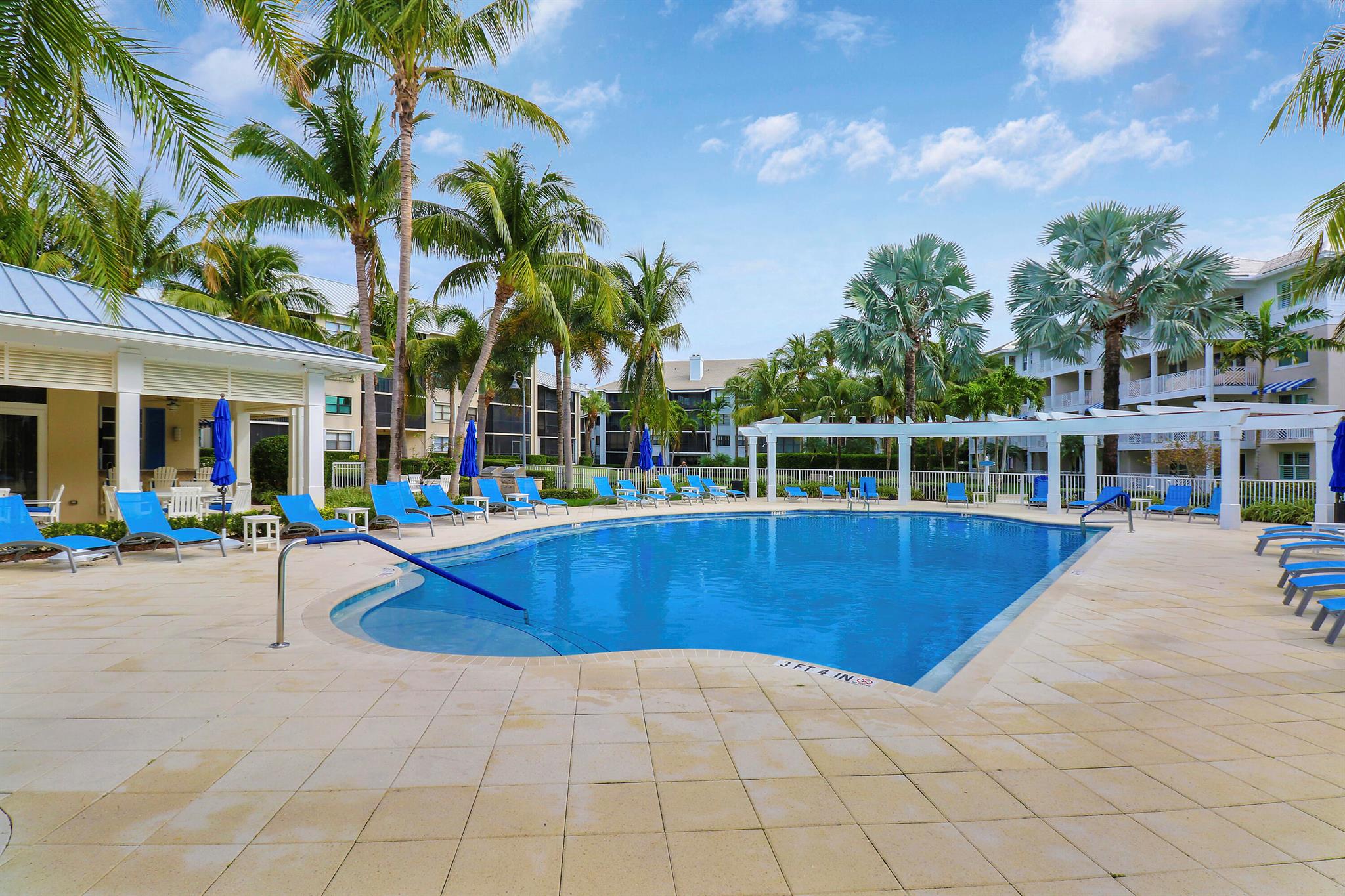 624 Bay Colony Drive S Unit: 624