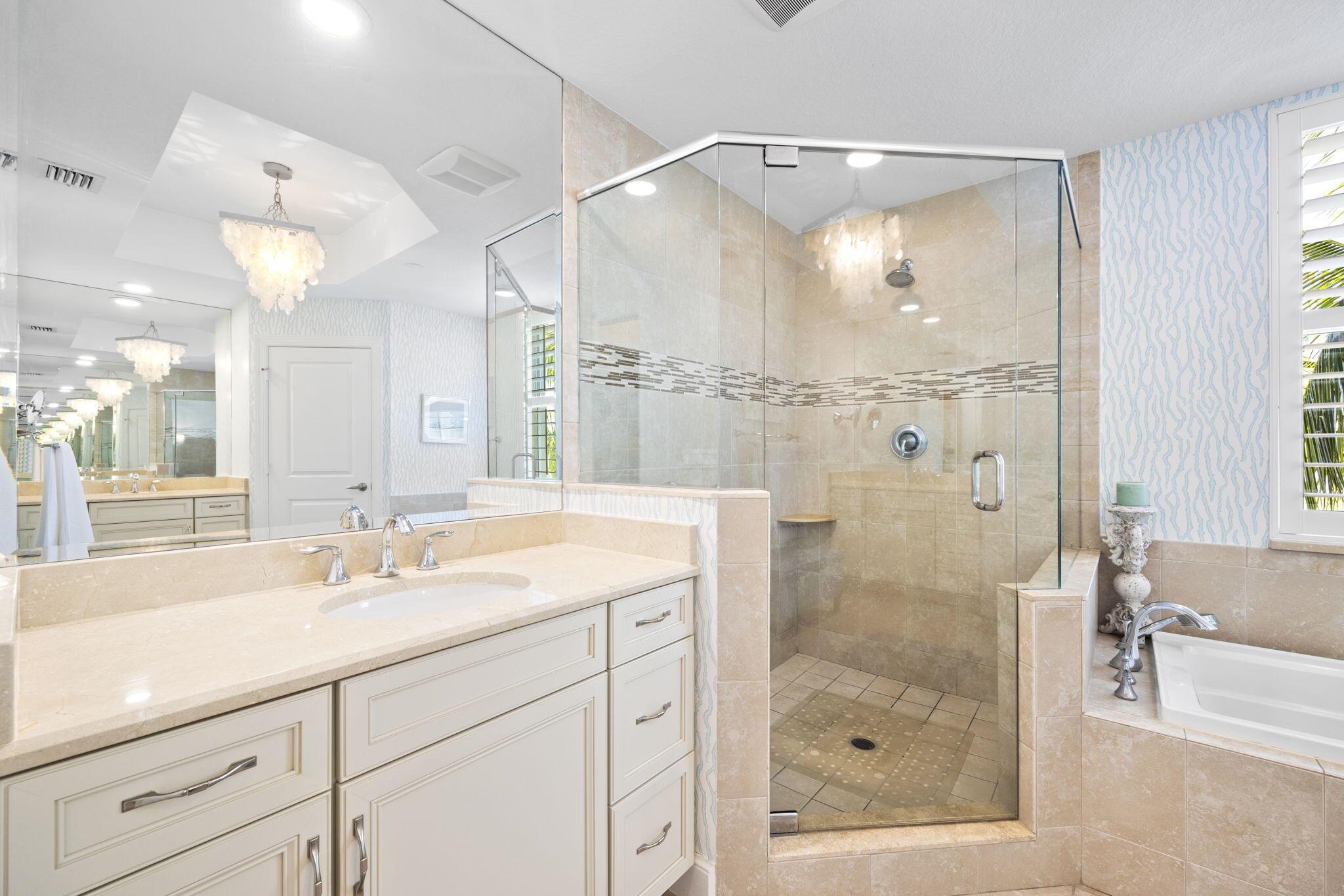 624 Bay Colony Drive S Unit: 624