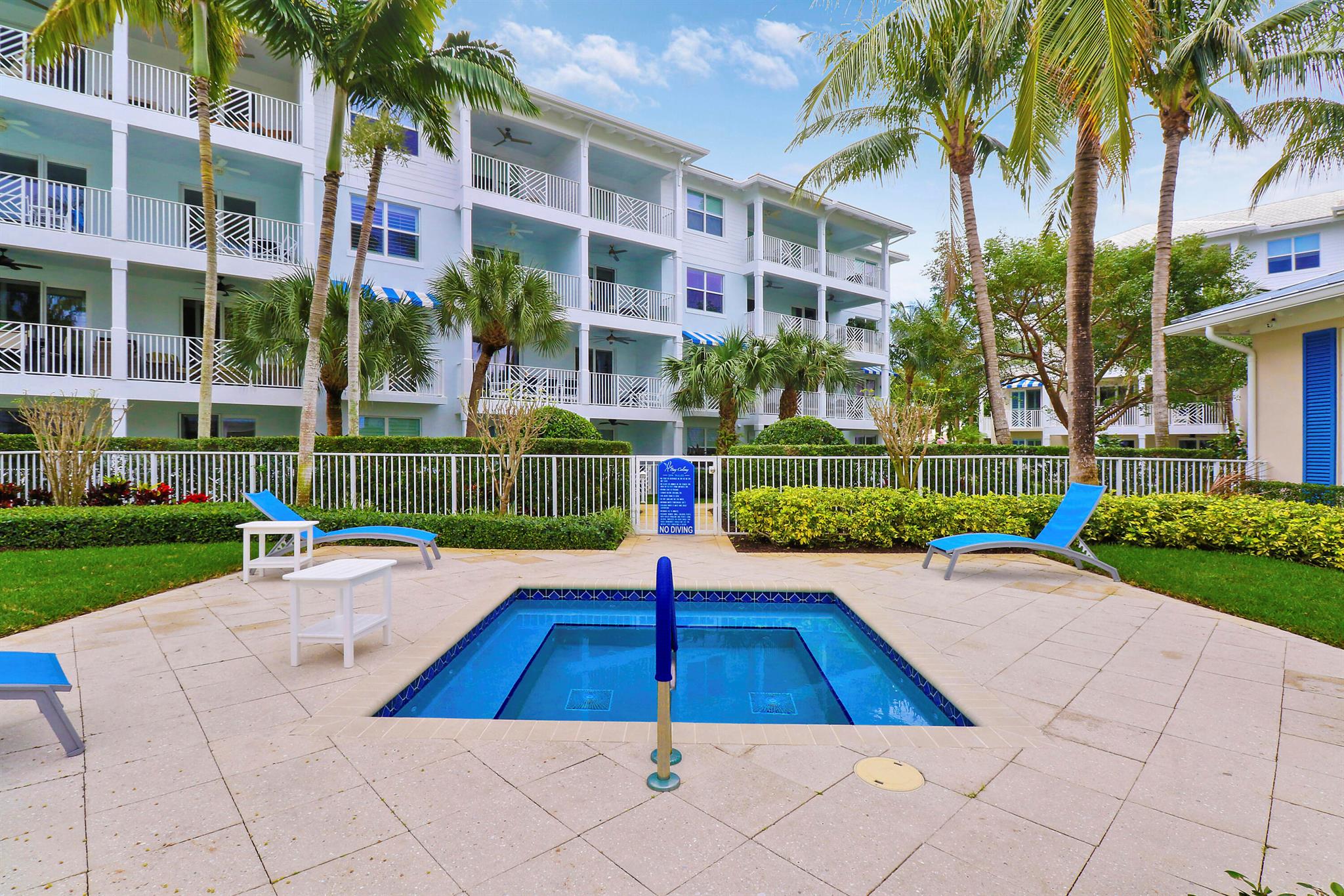 624 Bay Colony Drive S Unit: 624