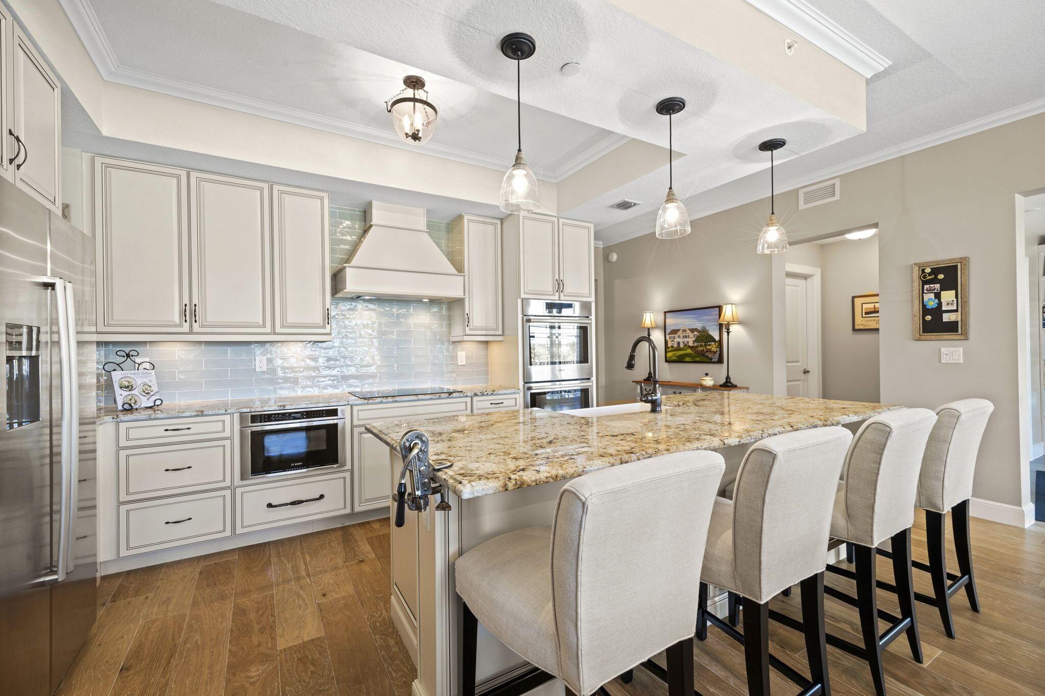 624 Bay Colony Drive S Unit: 624