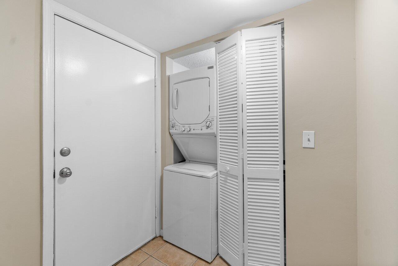 5981 Via Vermilya 201, Lake Worth Unit: 201