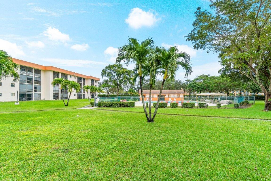 5981 Via Vermilya 201, Lake Worth Unit: 201