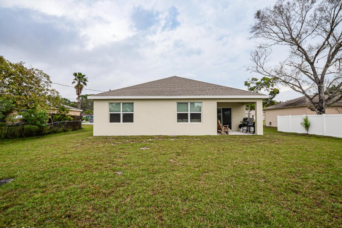 2402 SE Gillette Avenue, Port St. Lucie