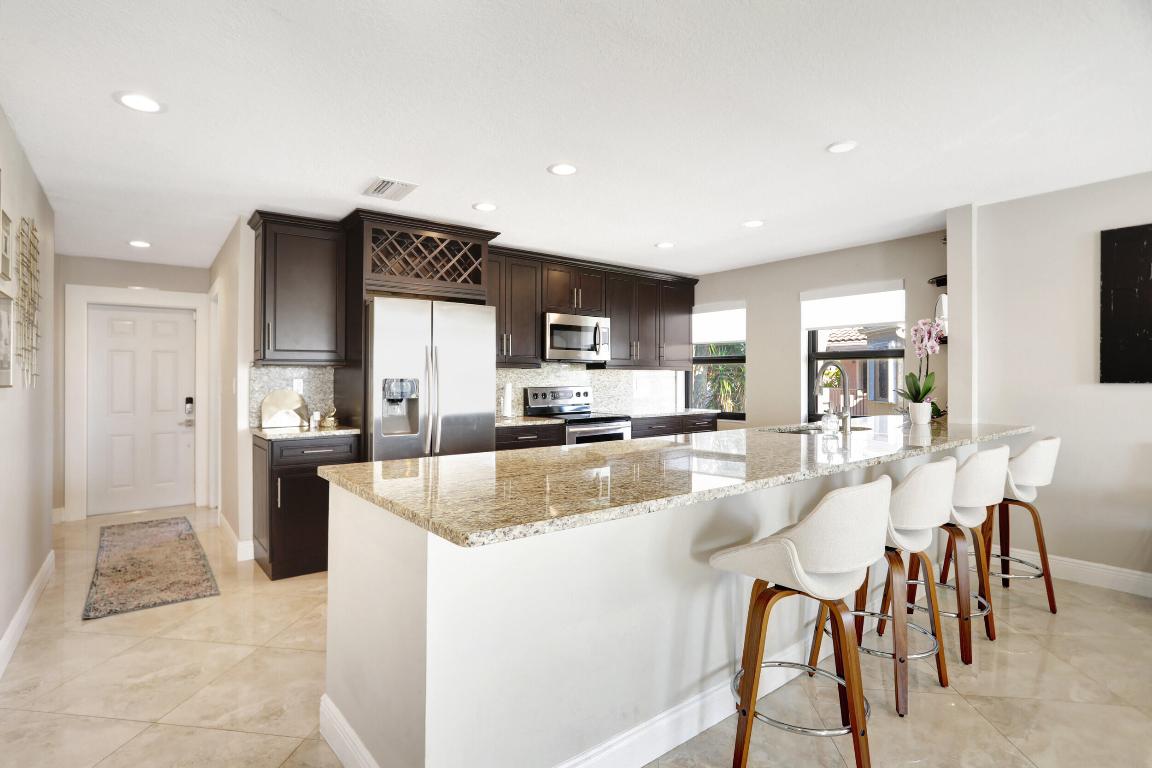 6646 Villa Sonrisa Drive 520, Boca Raton Unit: 520