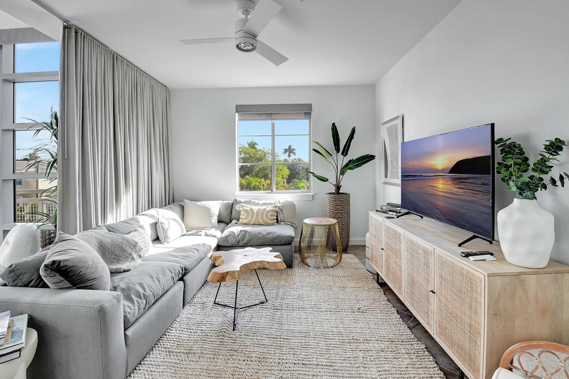 335 SE 6th Avenue 306, Delray Beach Unit: 306