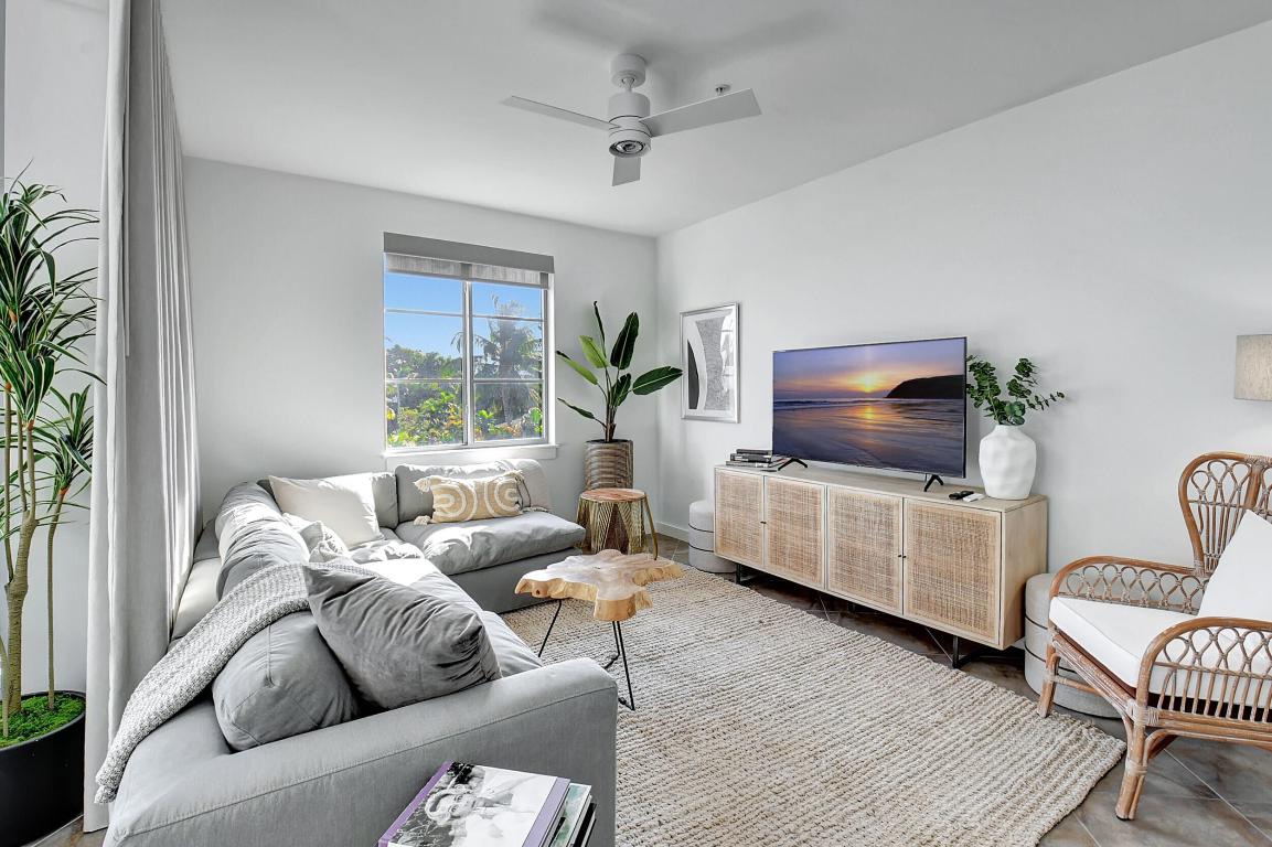 335 SE 6th Avenue 306, Delray Beach Unit: 306