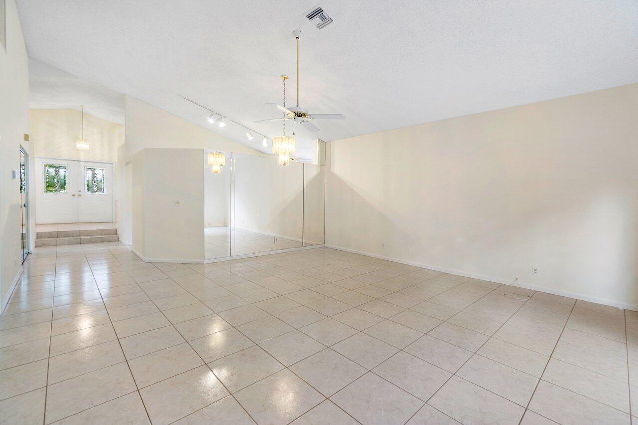 7689 Forest Green Lane, Boynton Beach