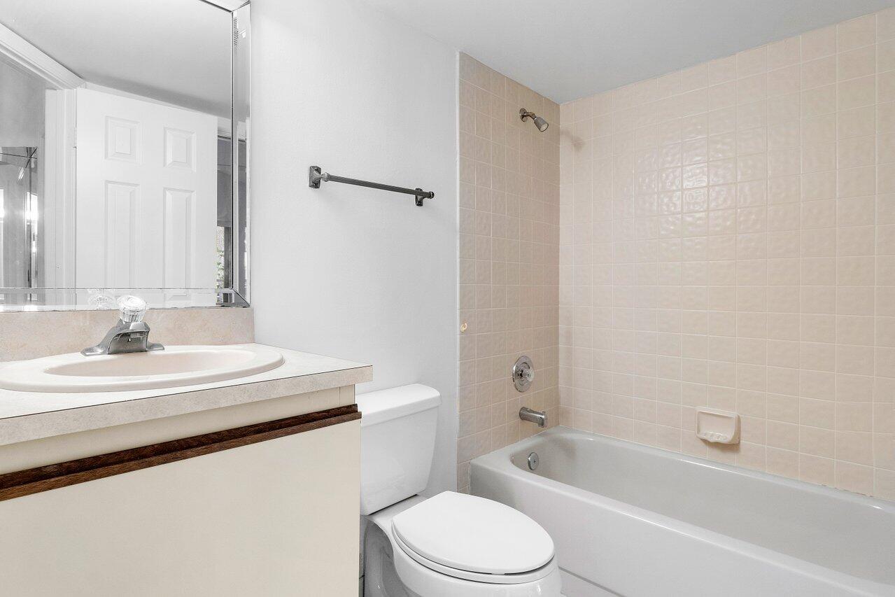 7689 Forest Green Lane, Boynton Beach