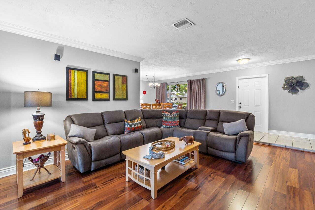 5701 SW 118th Avenue