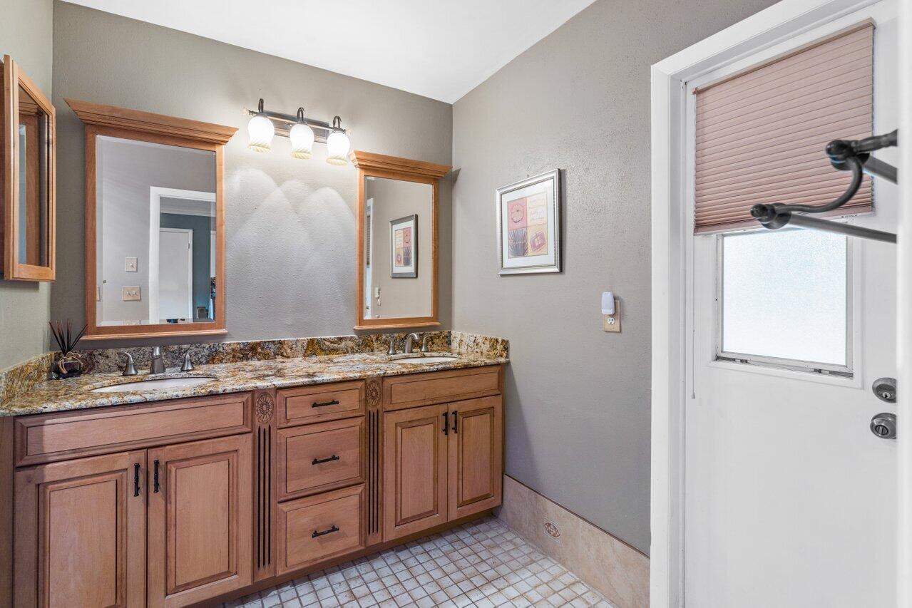 5701 SW 118th Avenue