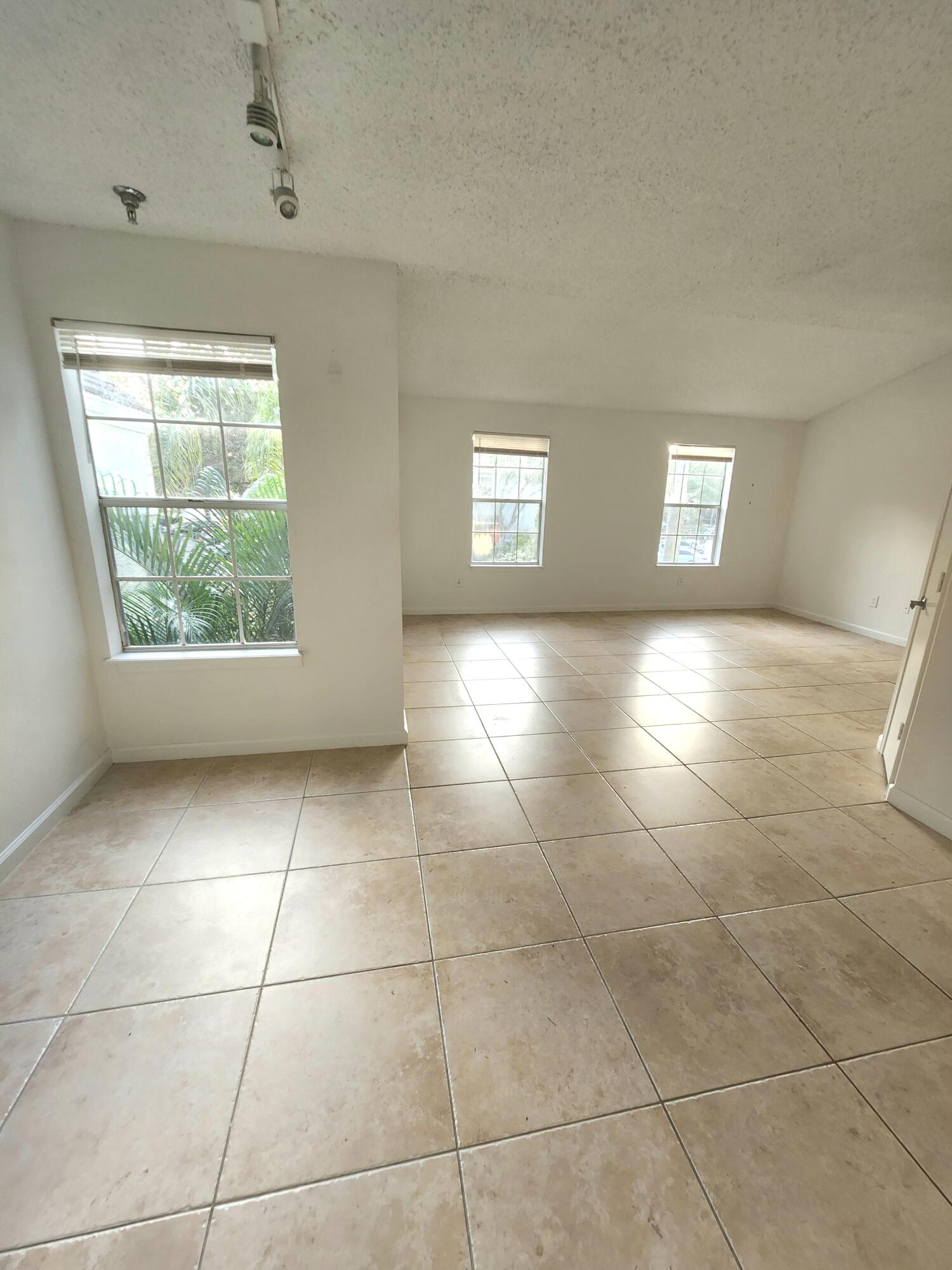 1020 Crystal Way F, Delray Beach Unit: F