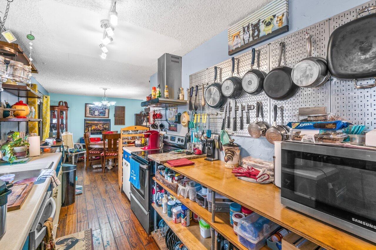 6045 Lace Wood Circle Unit: 6045