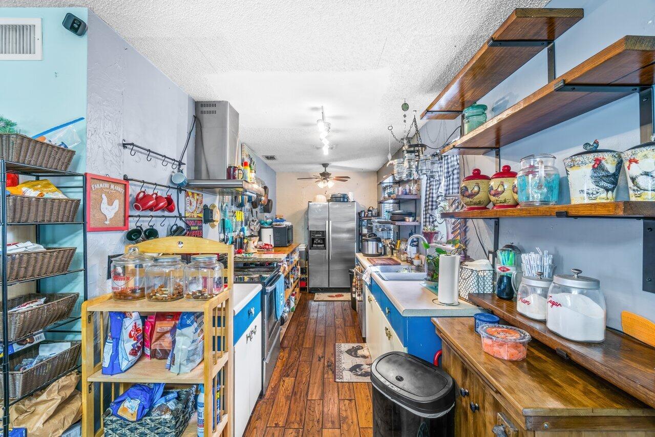 6045 Lace Wood Circle Unit: 6045