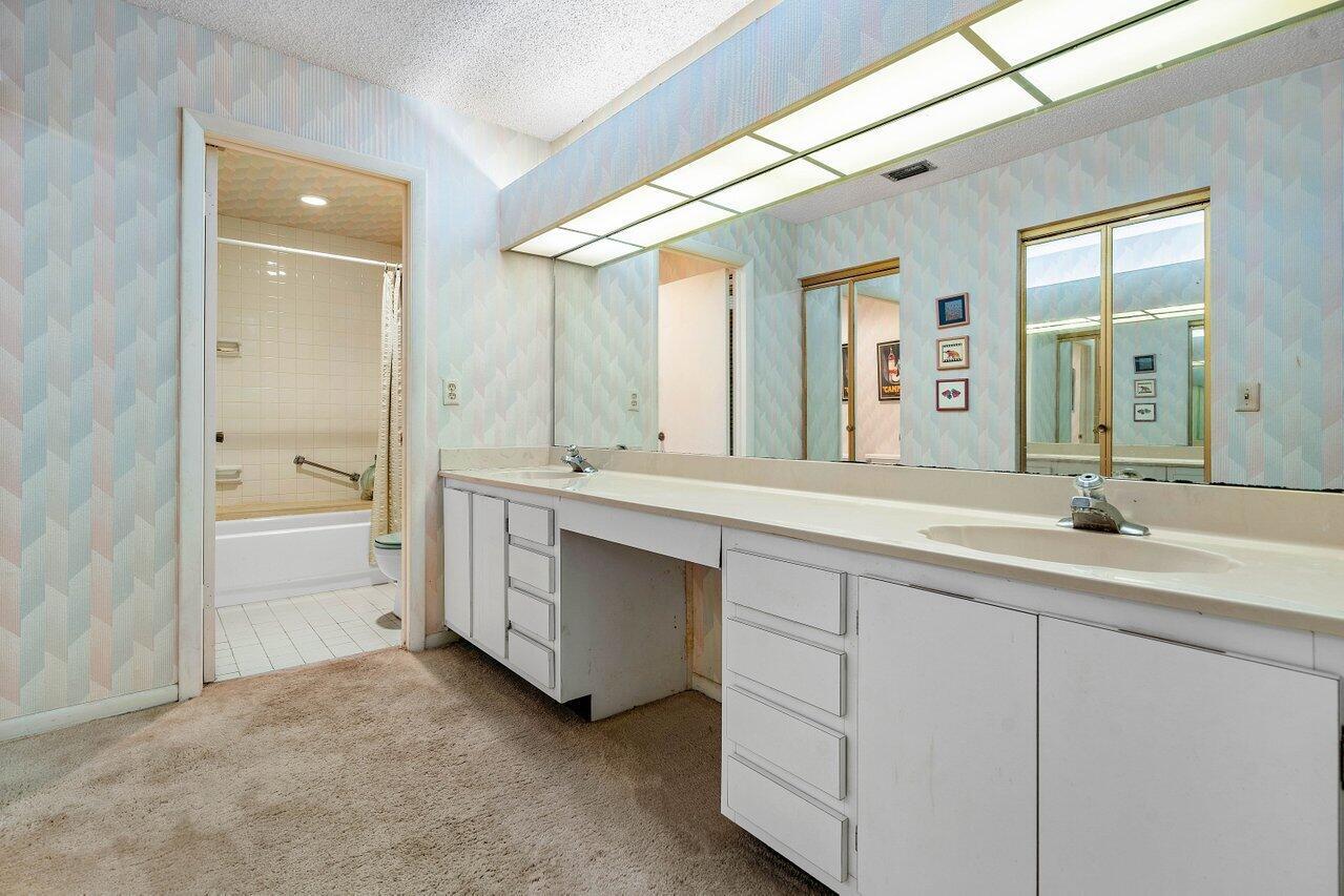 13921 Royal Palm Court Unit: D