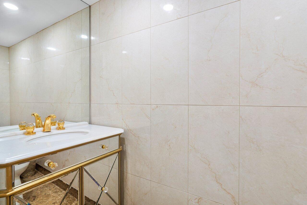 2000 N Ocean Boulevard 303, Boca Raton Unit: 303