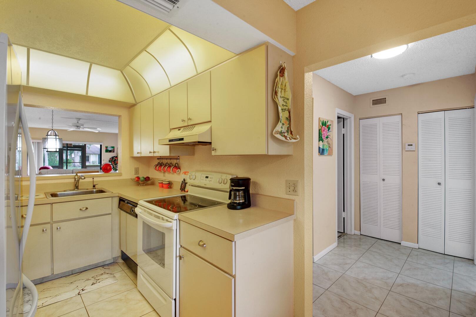 3528 Featherwood Drive 216, Lake Worth Unit: 216
