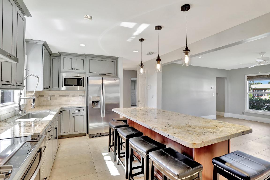 810 NE 4th Street, Deerfield Beach