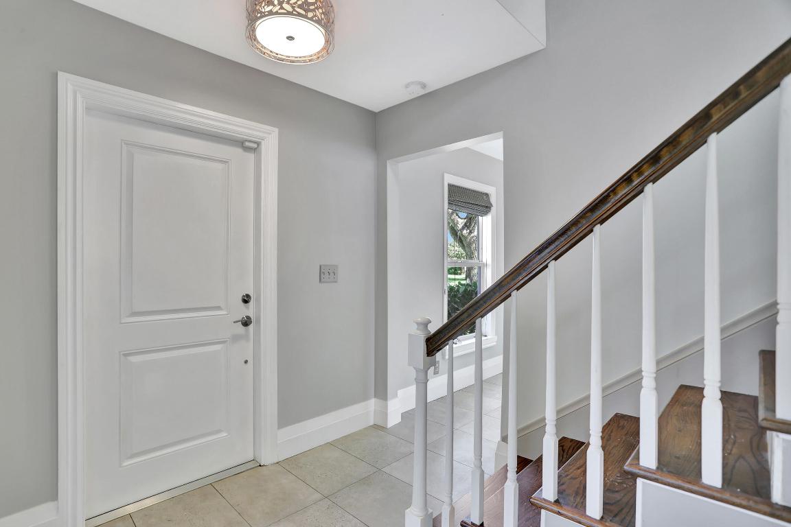 810 NE 4th Street, Deerfield Beach