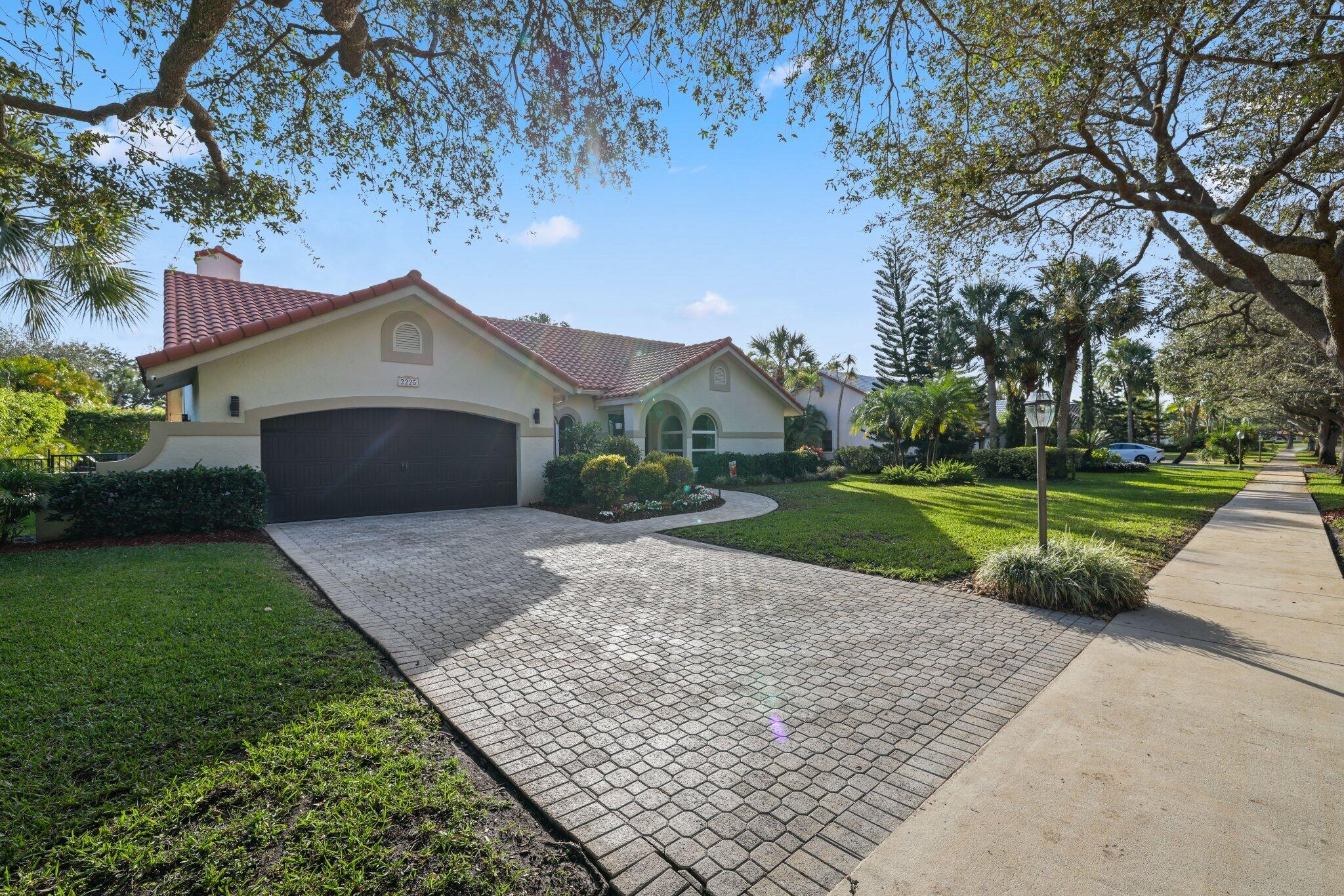 2225 Rabbit Hollowe Circle