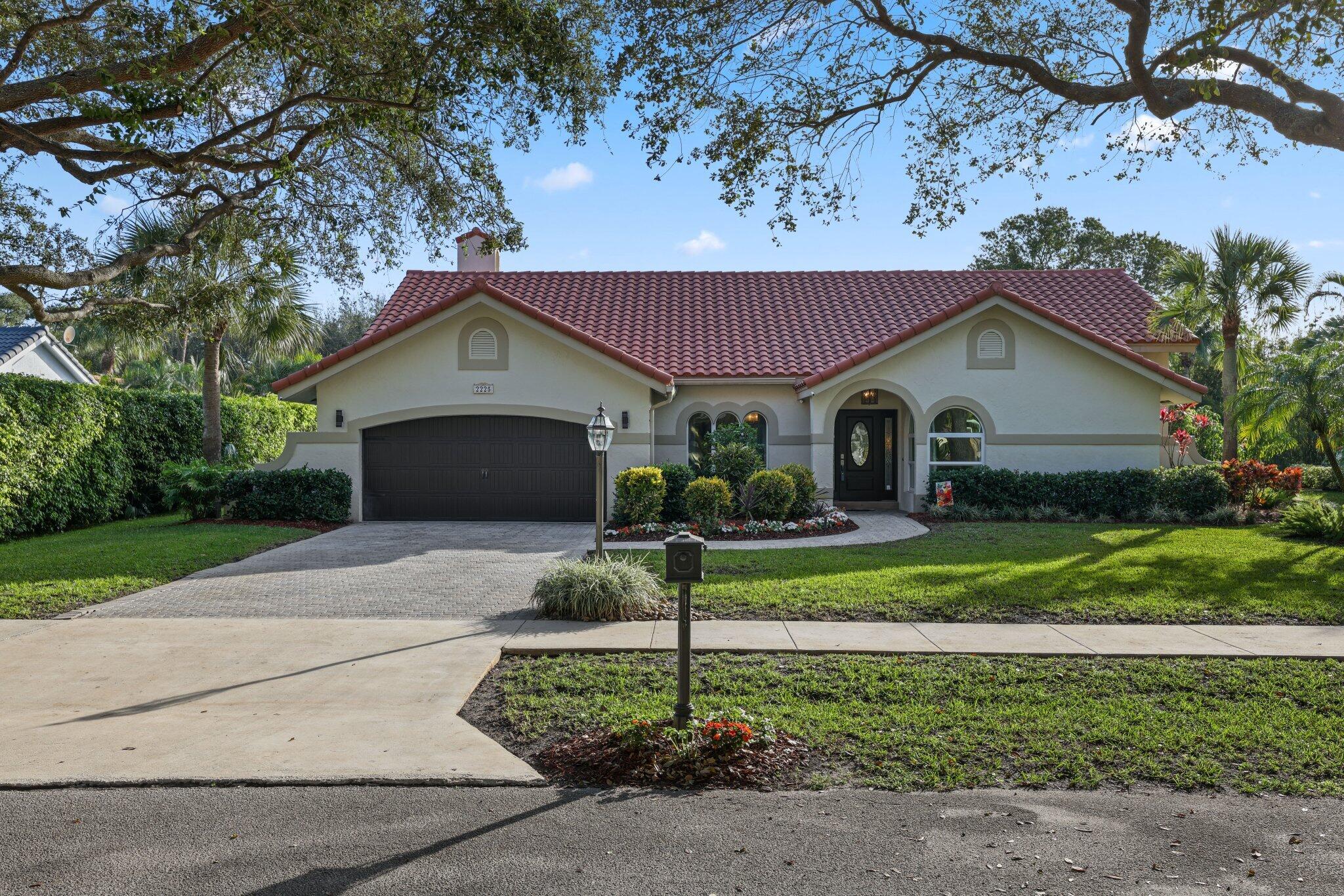 2225 Rabbit Hollowe Circle