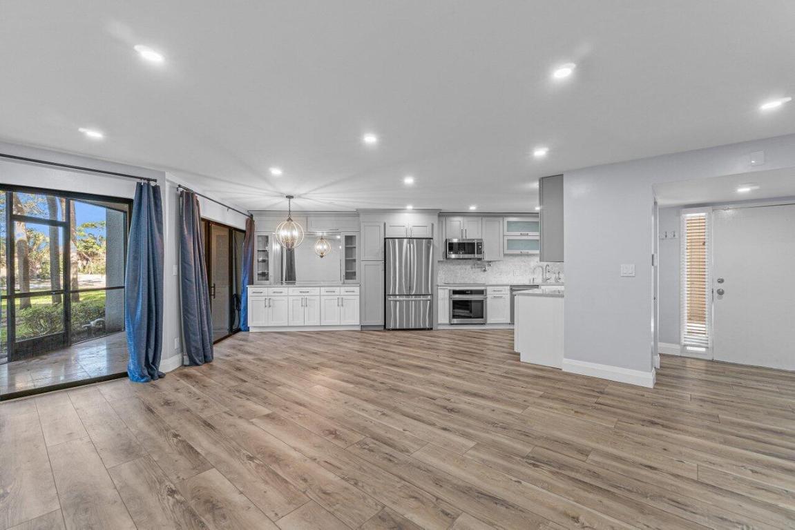 5900 Camino Del Sol 100, Boca Raton Unit: 100