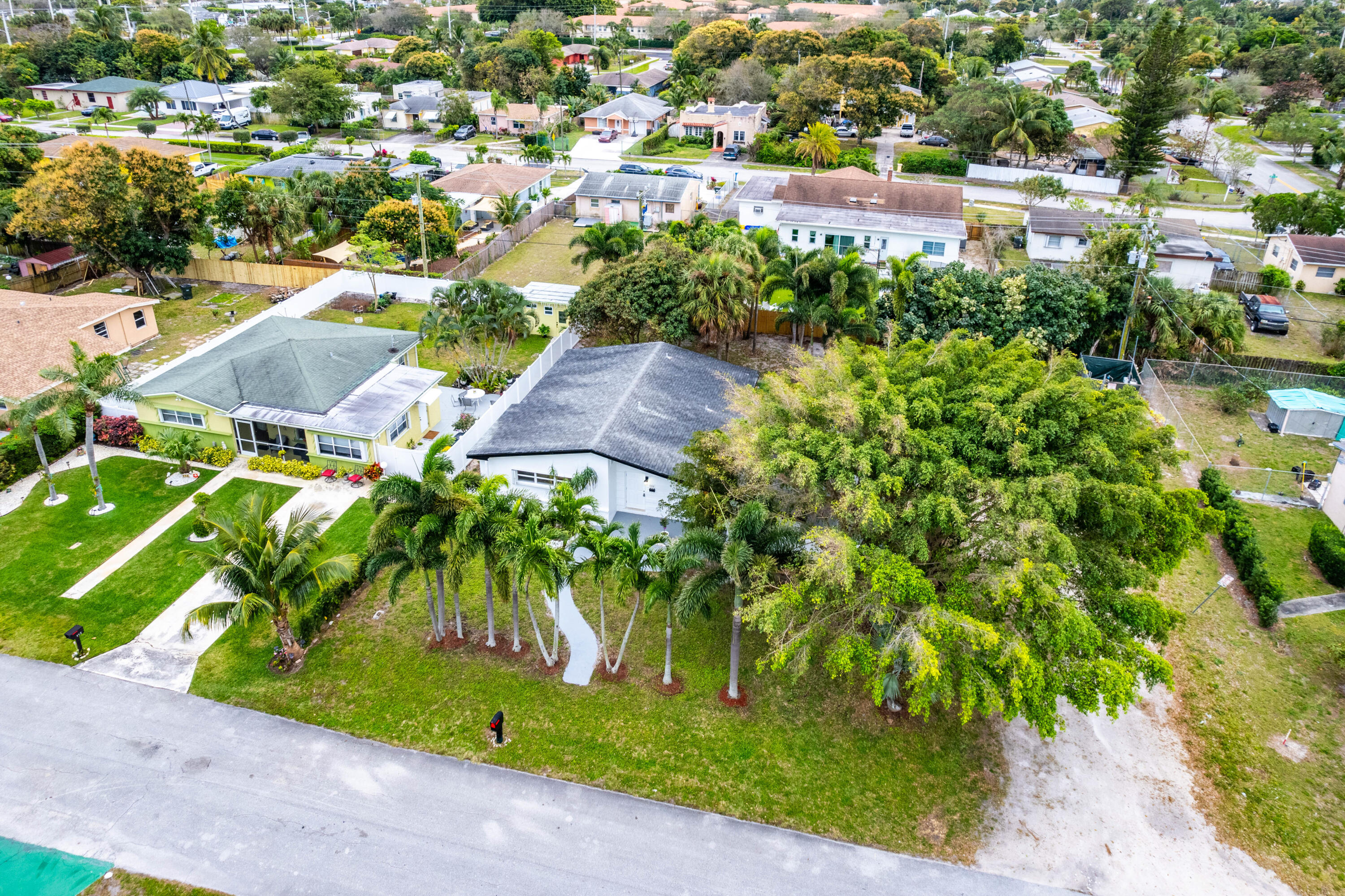124 SW 8th Court, Delray Beach