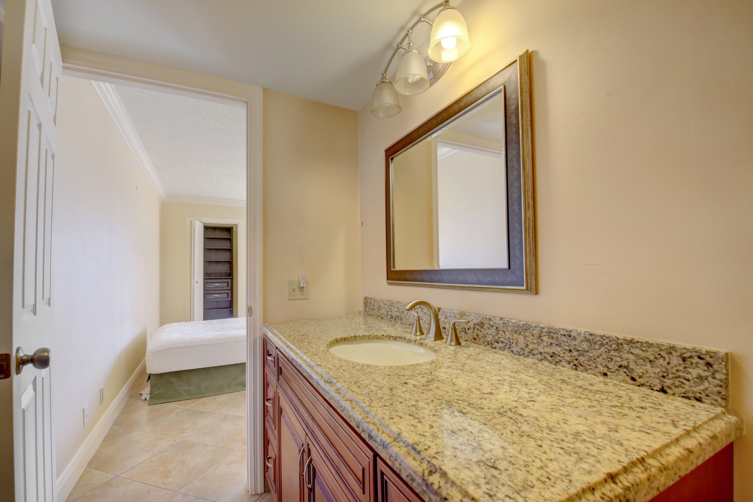 7290 Kinghurst Drive 802, Delray Beach Unit: 802