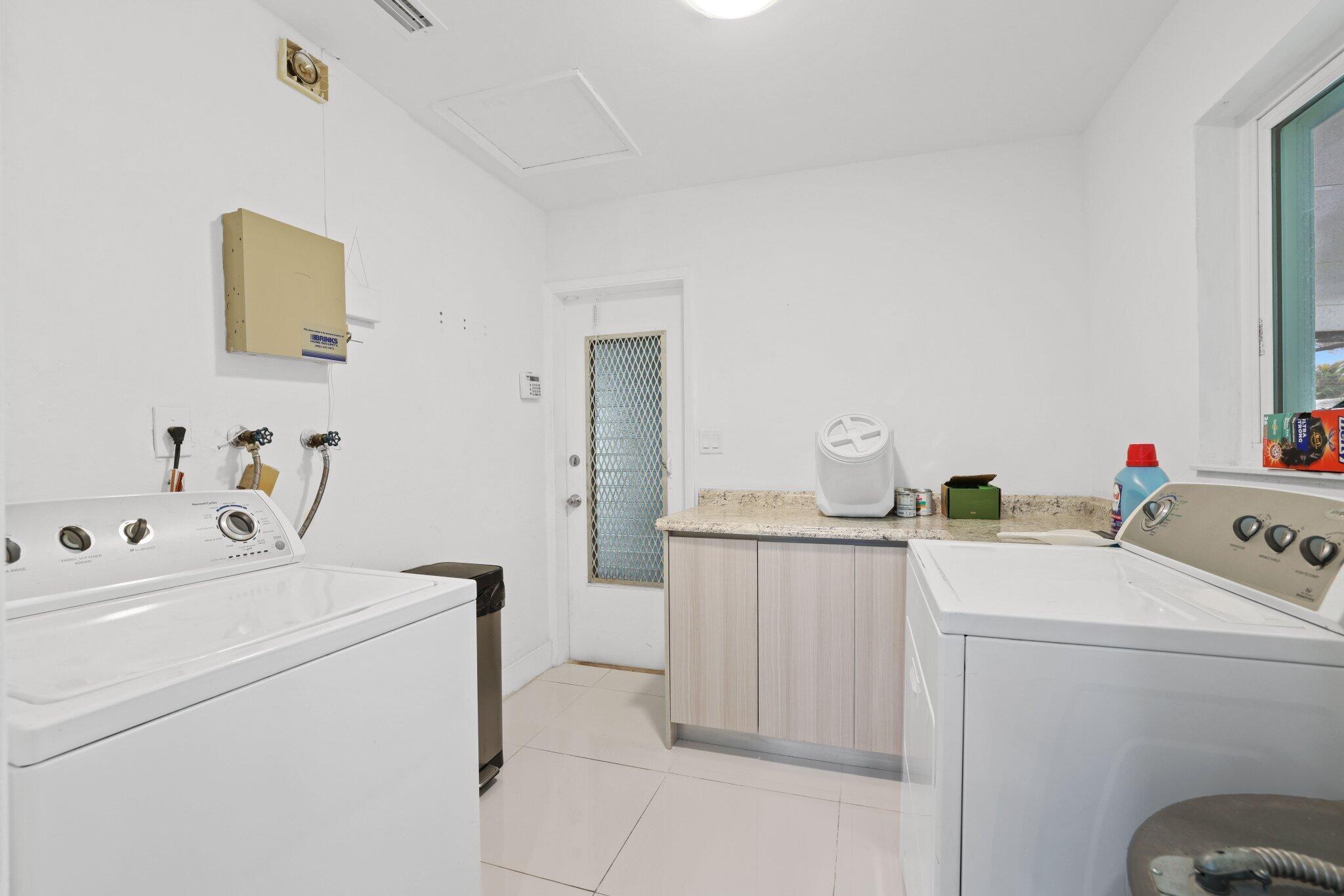 2099 NE 54th Court