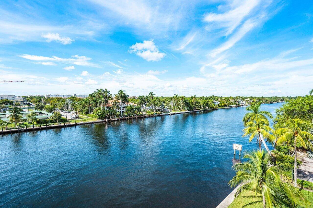 1000 Lowry Street 2b