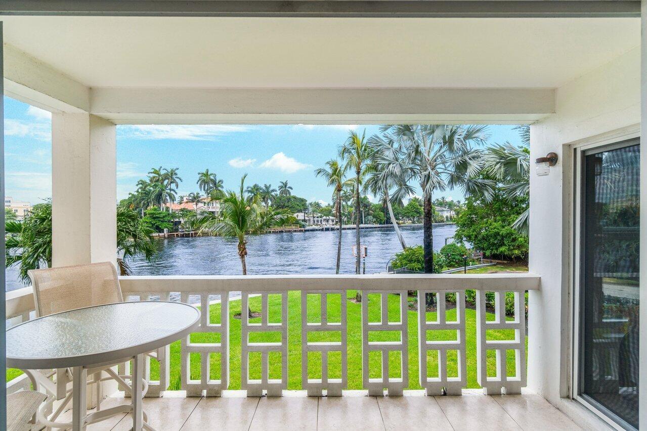 1000 Lowry Street 2b