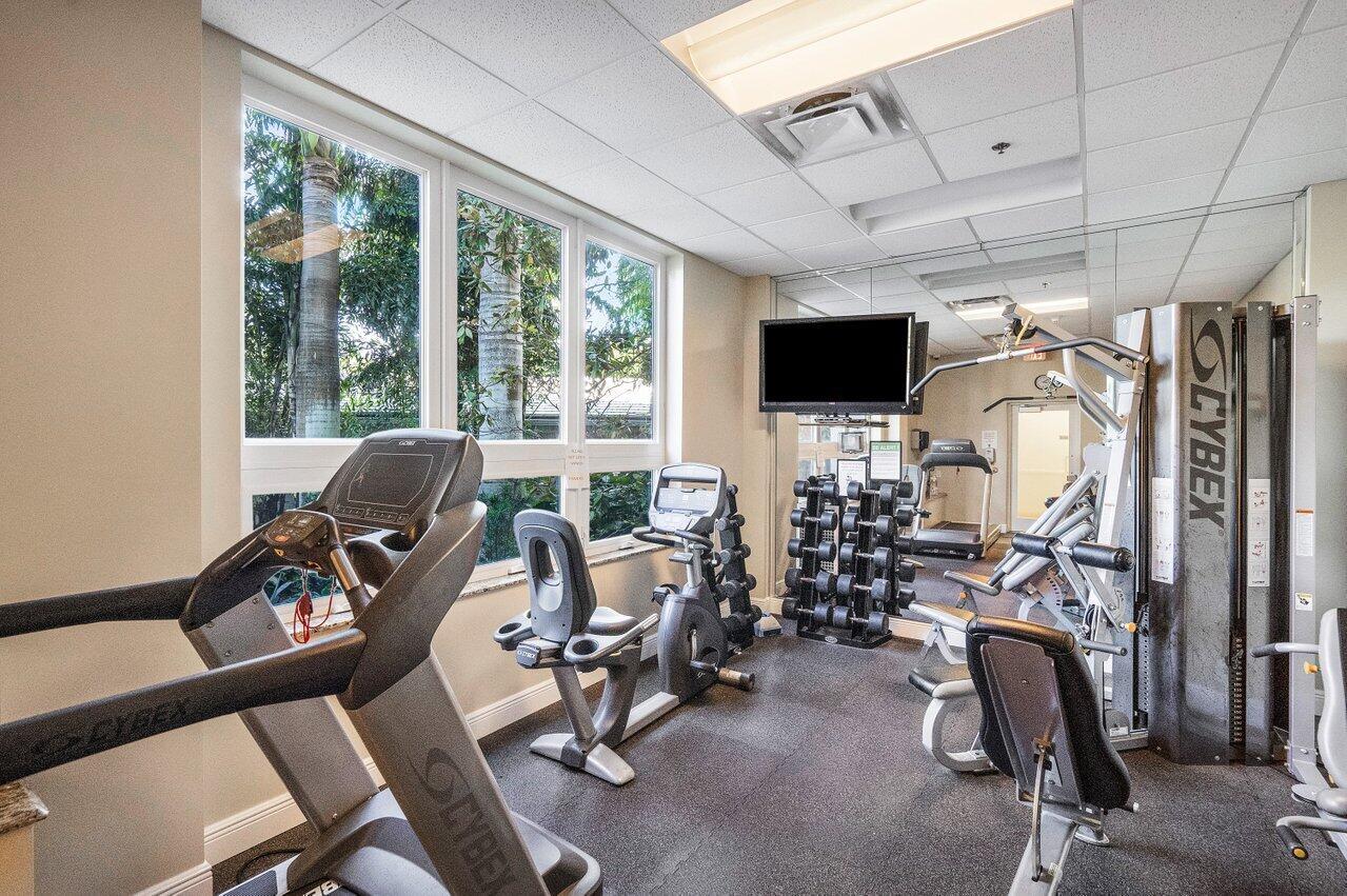 1000 Lowry Street 2b