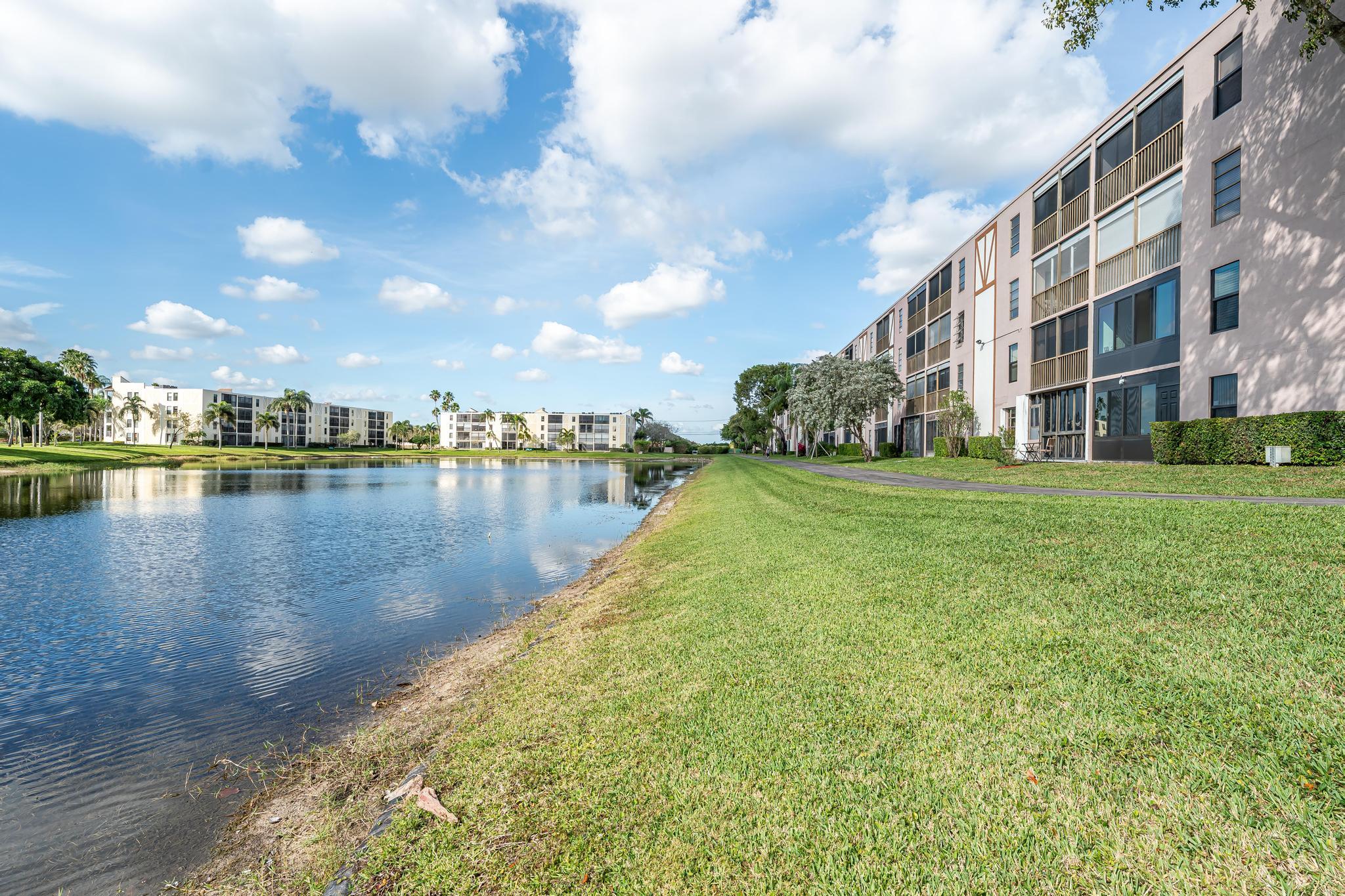 7320 Amberly Lane 102, Delray Beach Unit: 102
