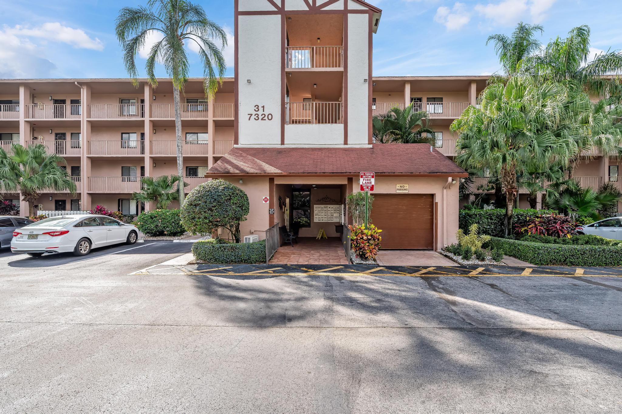 7320 Amberly Lane 102, Delray Beach Unit: 102